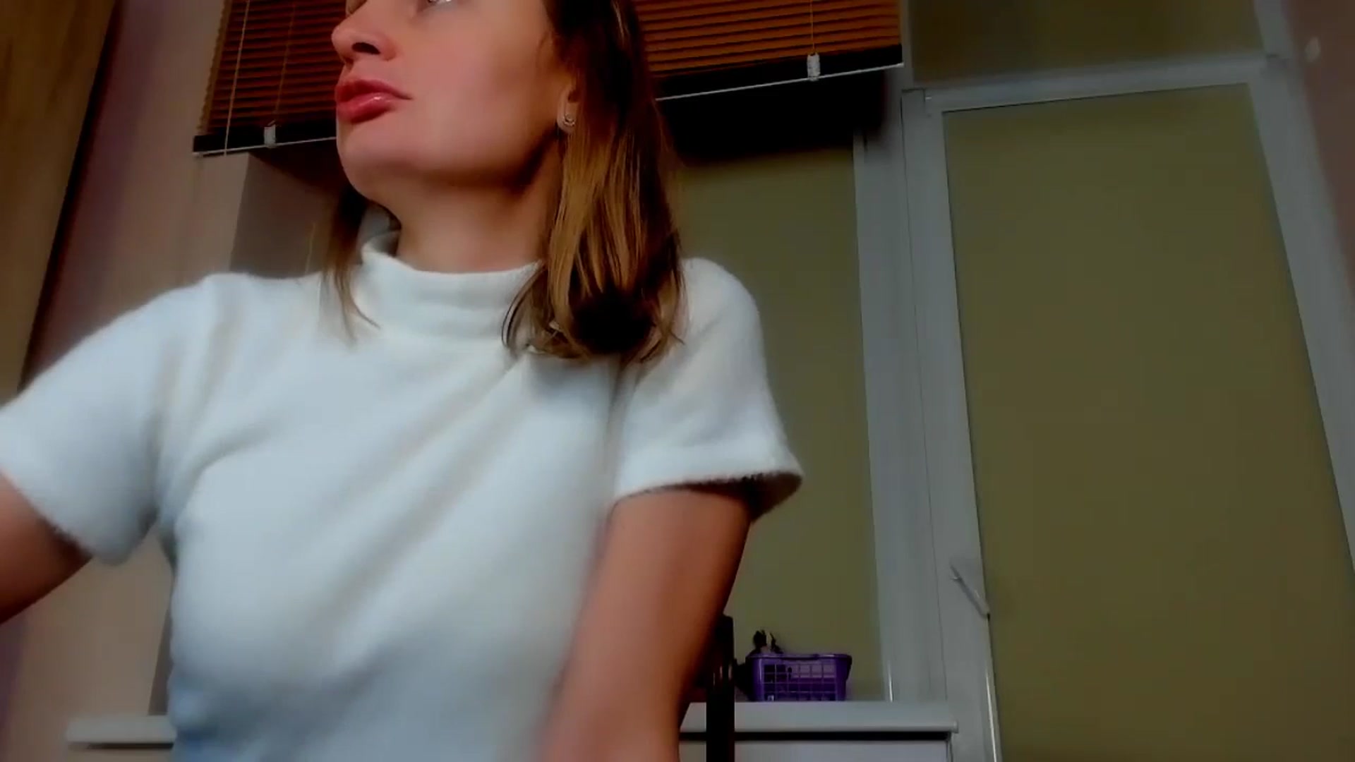 Gallery image thumbnail from Elenapre's myfreecams stream on, 12/12/2023, 04:29 image 4 of 20