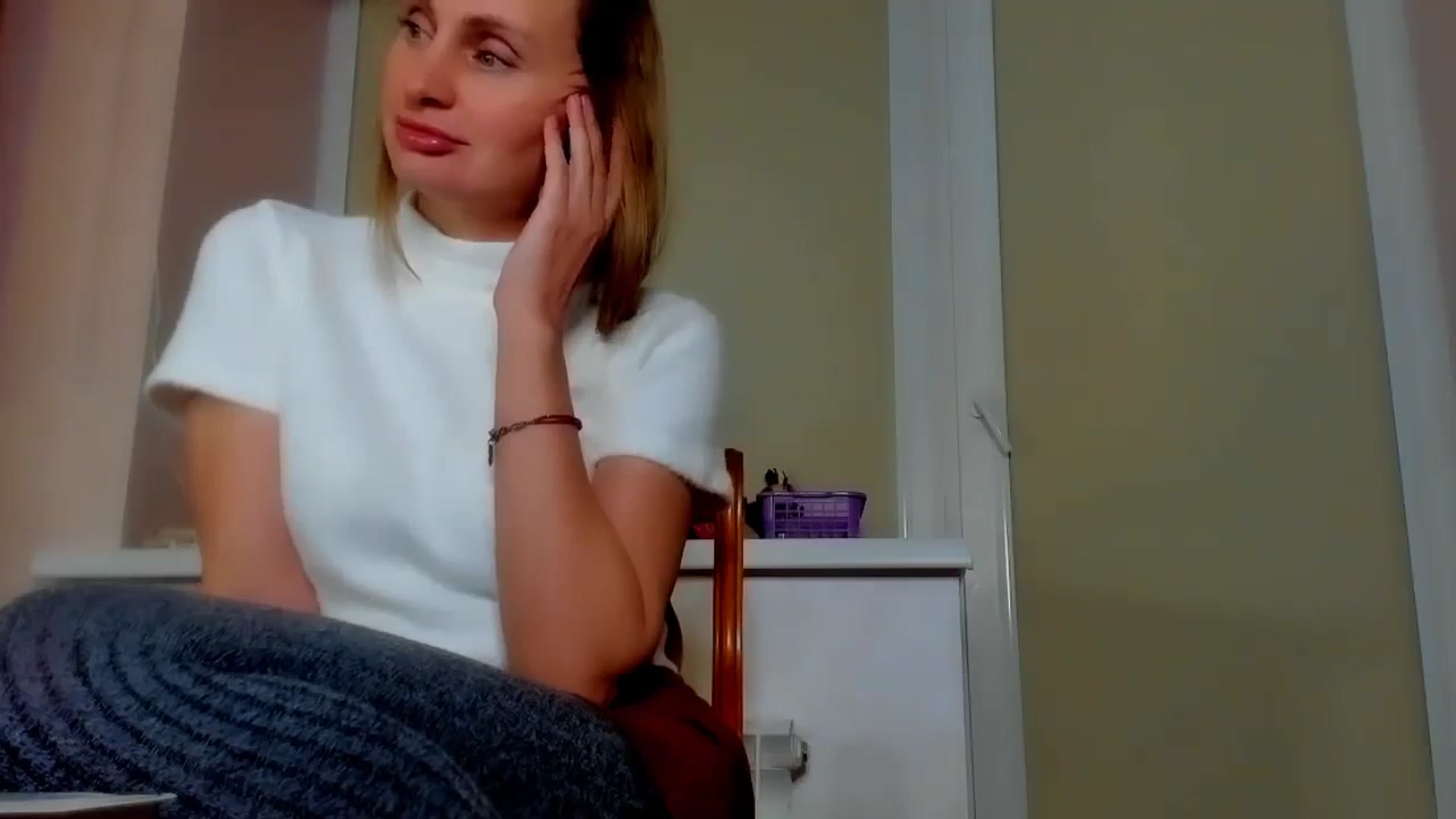 Gallery image thumbnail from Elenapre's myfreecams stream on, 12/12/2023, 04:29 image 13 of 20