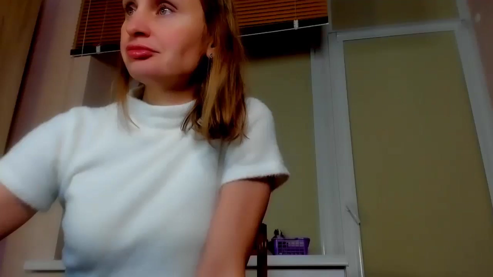 Gallery image thumbnail from Elenapre's myfreecams stream on, 12/12/2023, 04:29 image 5 of 20