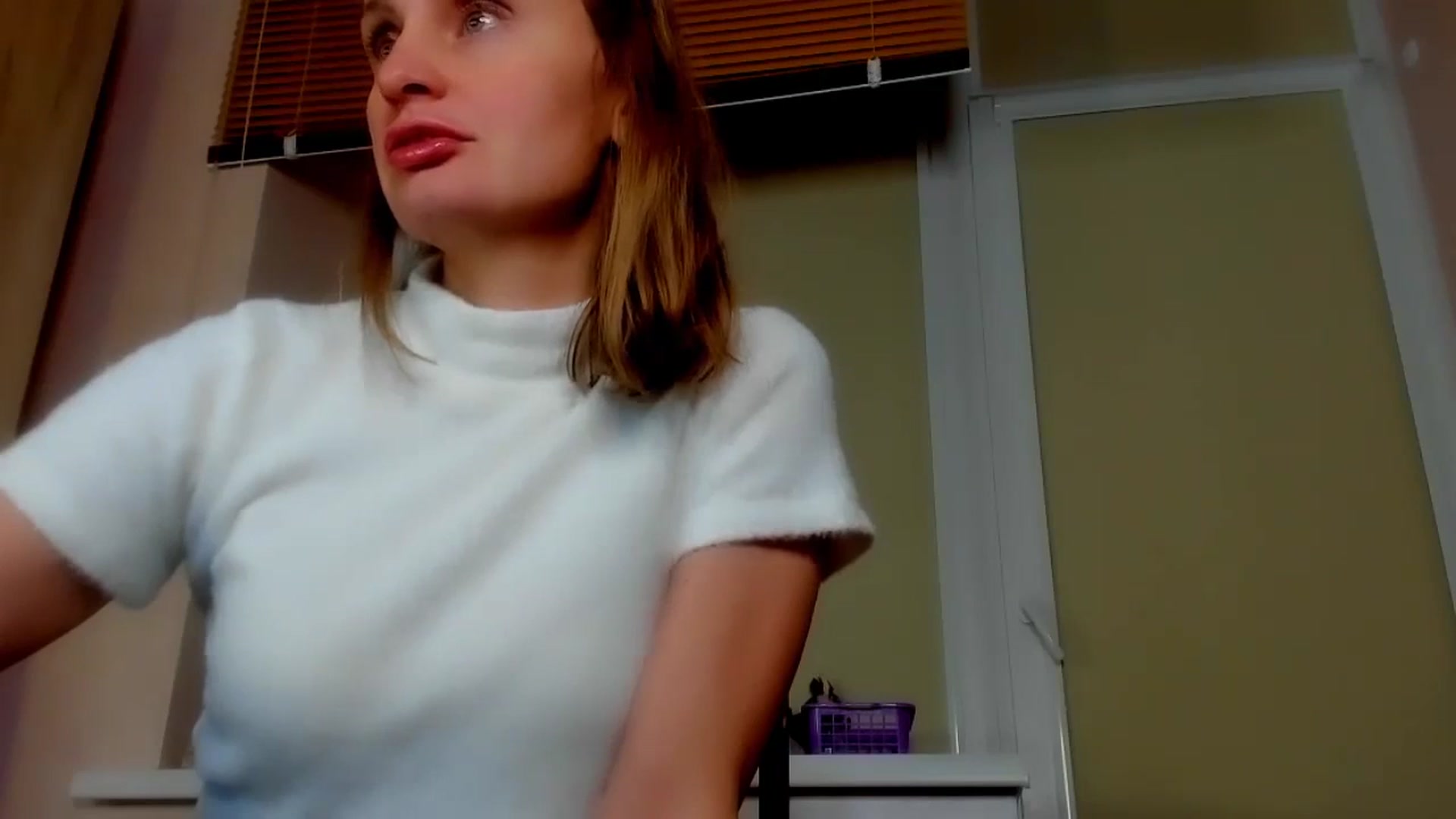Gallery image thumbnail from Elenapre's myfreecams stream on, 12/12/2023, 04:29 image 7 of 20