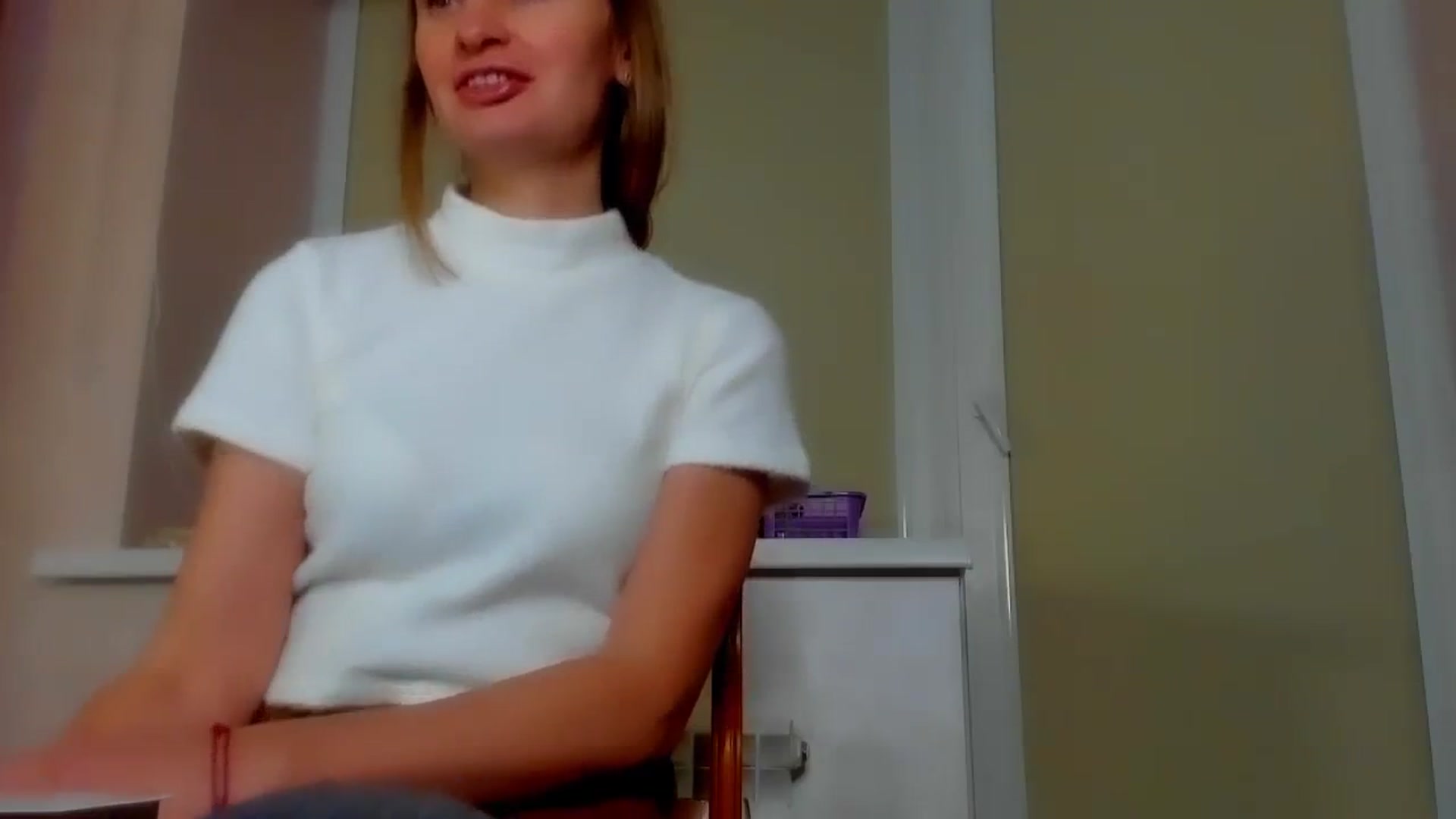 Gallery image thumbnail from Elenapre's myfreecams stream on, 12/12/2023, 04:29 image 11 of 20
