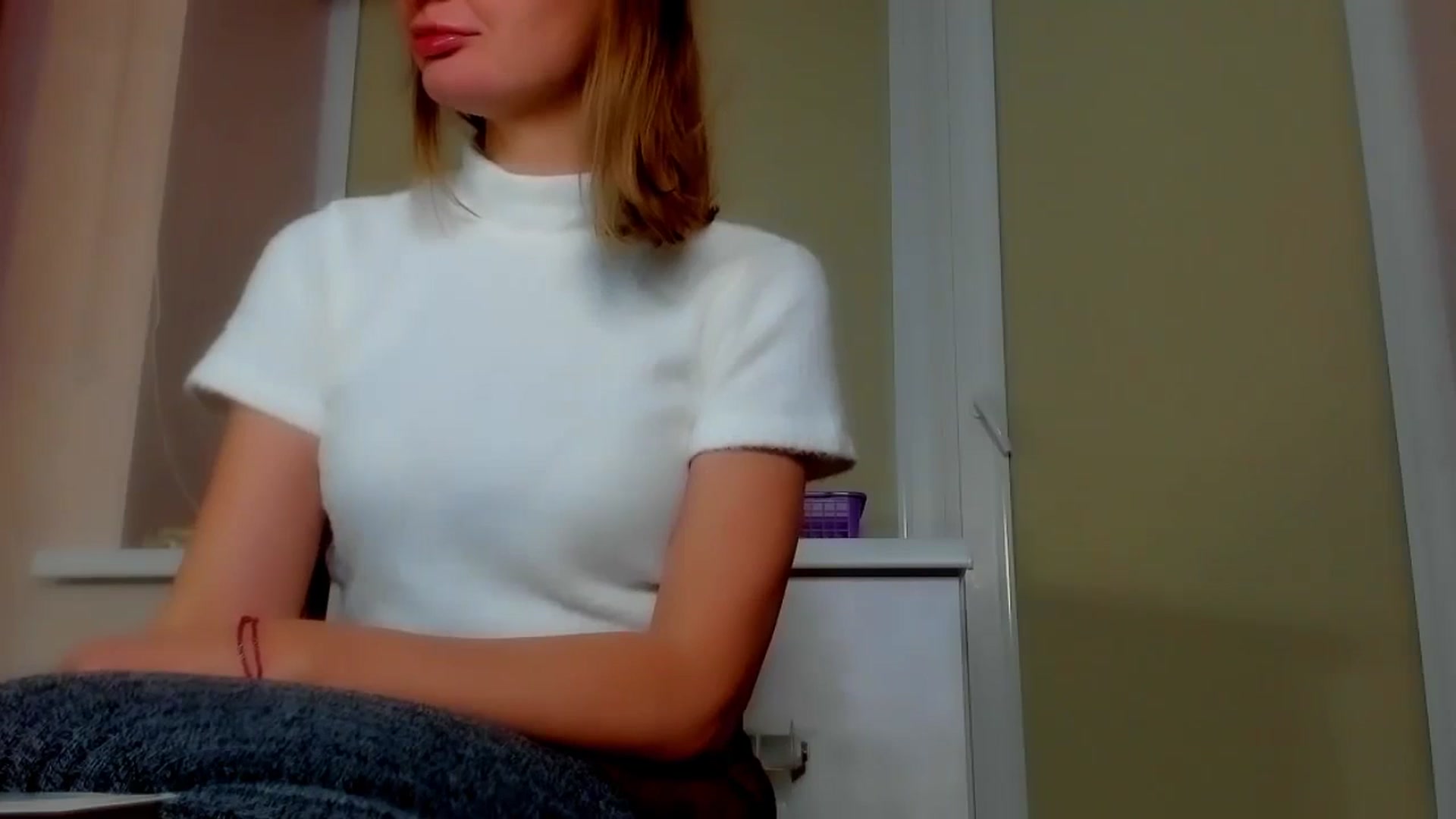 Gallery image thumbnail from Elenapre's myfreecams stream on, 12/12/2023, 04:29 image 19 of 20