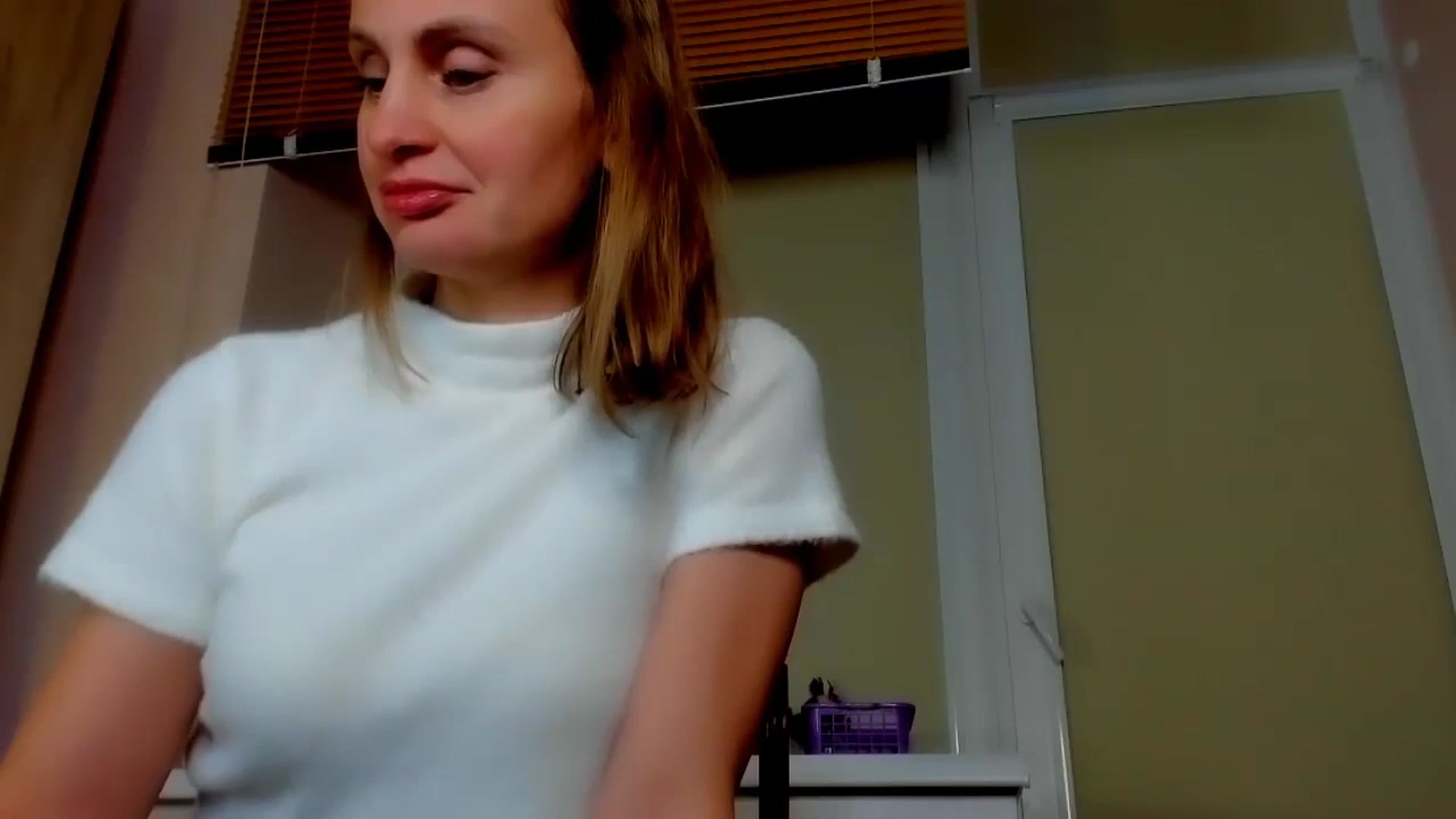 Gallery image thumbnail from Elenapre's myfreecams stream on, 12/12/2023, 04:29 image 6 of 20