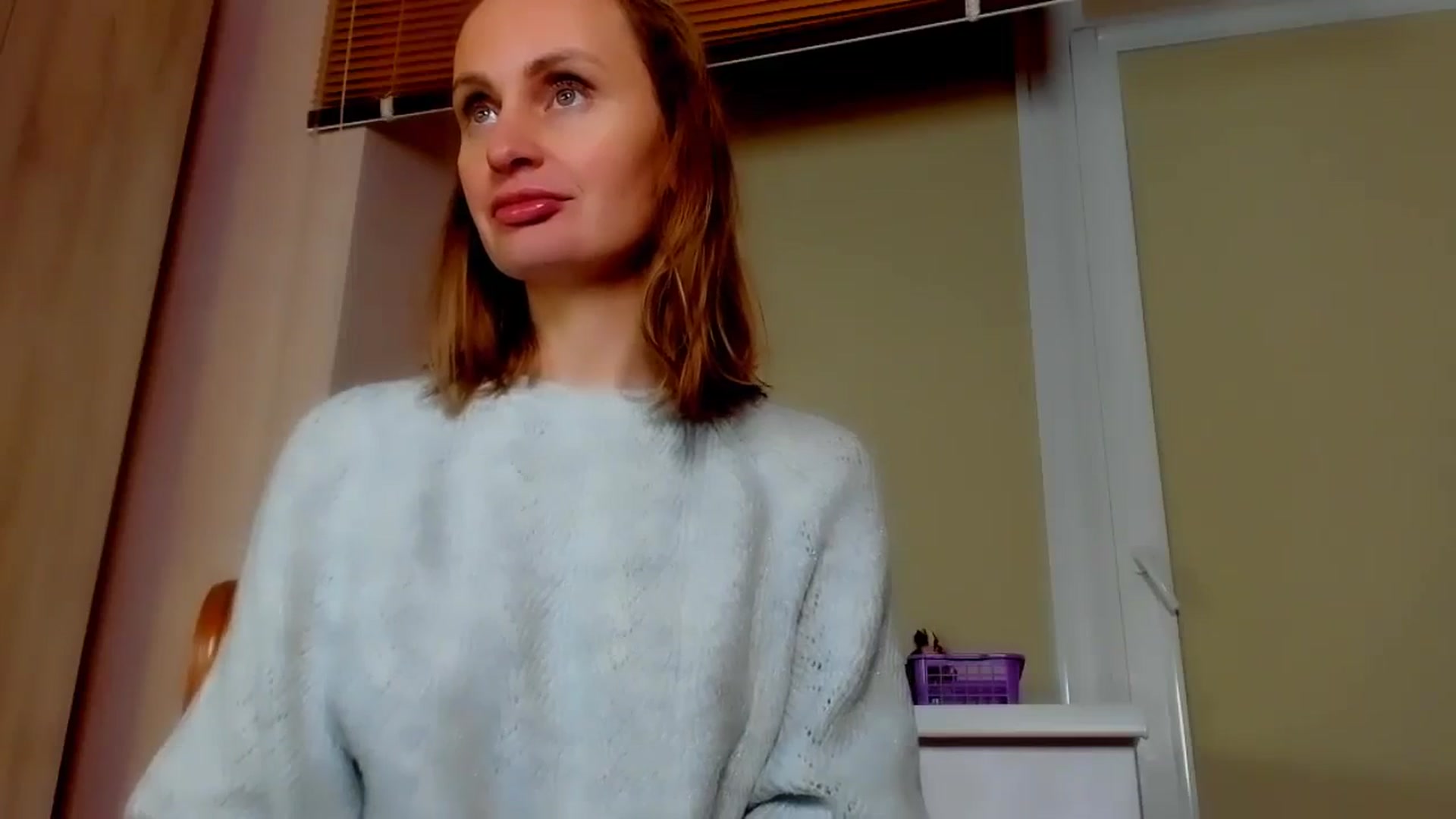 Gallery image thumbnail from Elenapre's myfreecams stream on, 12/12/2023, 07:52 image 4 of 20