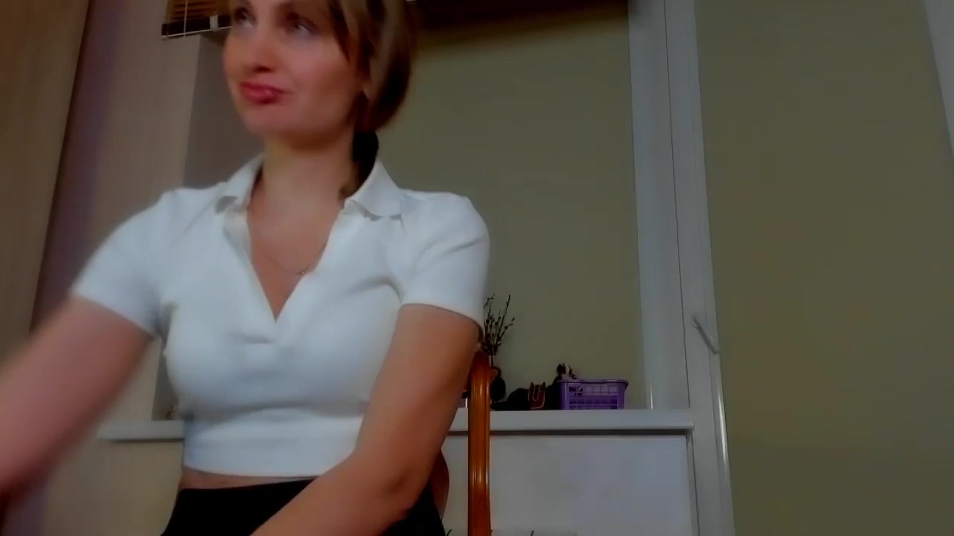 Gallery image thumbnail from Elenapre's myfreecams stream on, 12/15/2023, 05:27 image 1 of 20