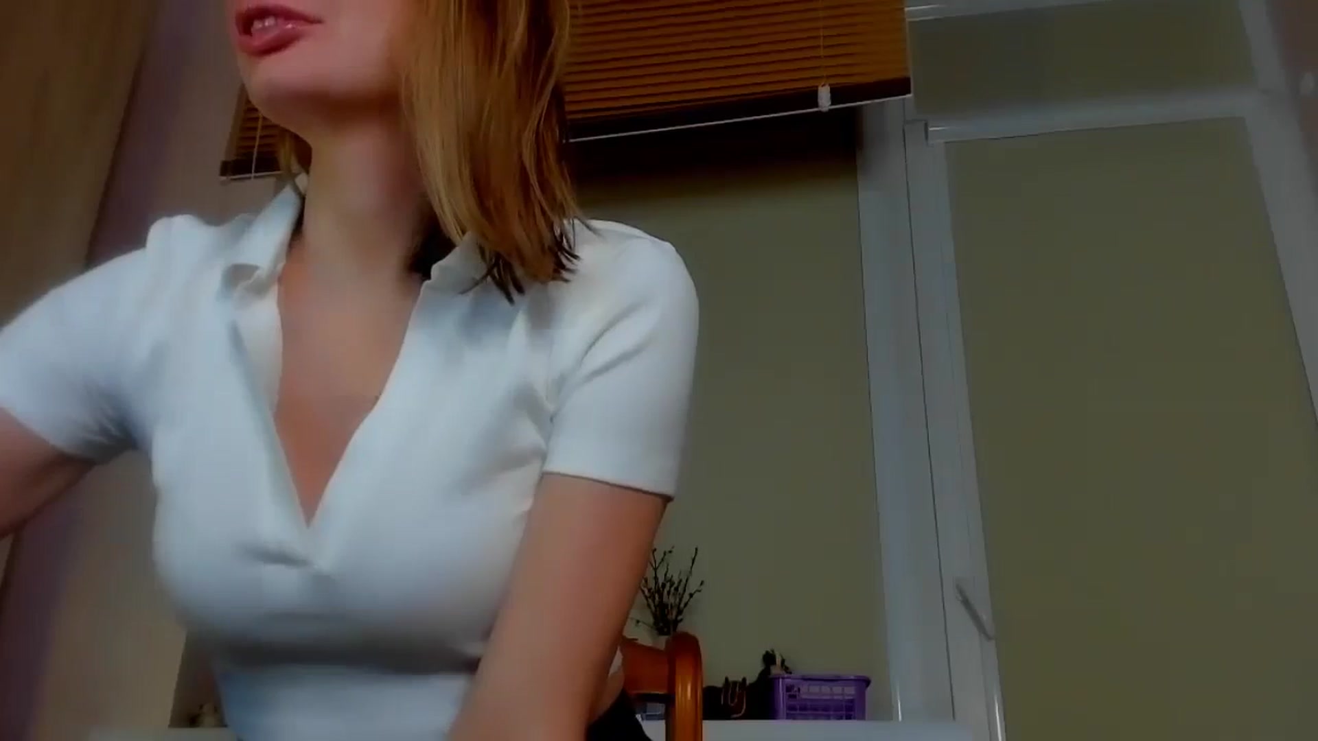 Gallery image thumbnail from Elenapre's myfreecams stream on, 12/15/2023, 05:27 image 5 of 20