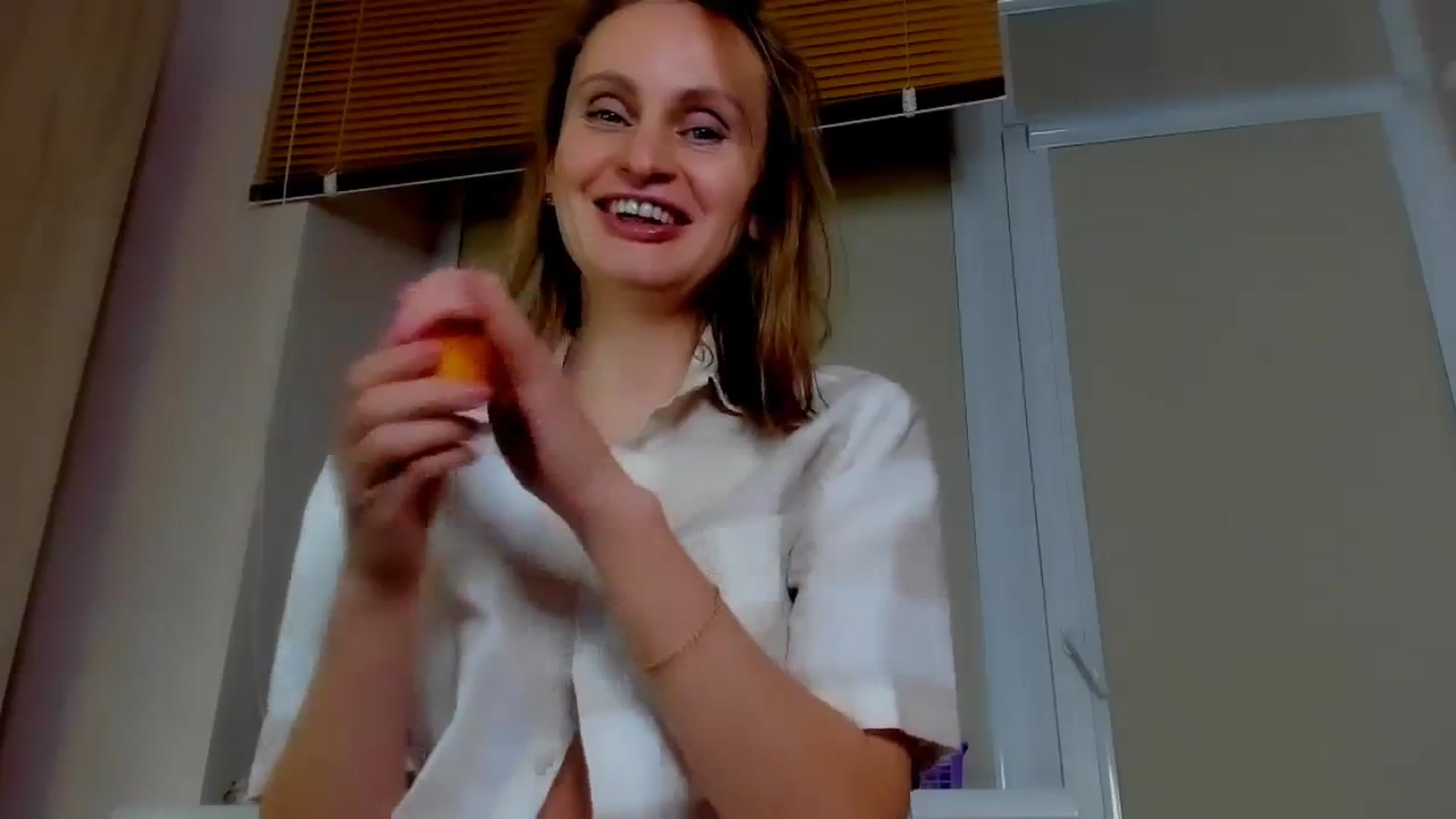 Gallery image thumbnail from Elenapre's myfreecams stream on, 12/15/2023, 07:47 image 2 of 20