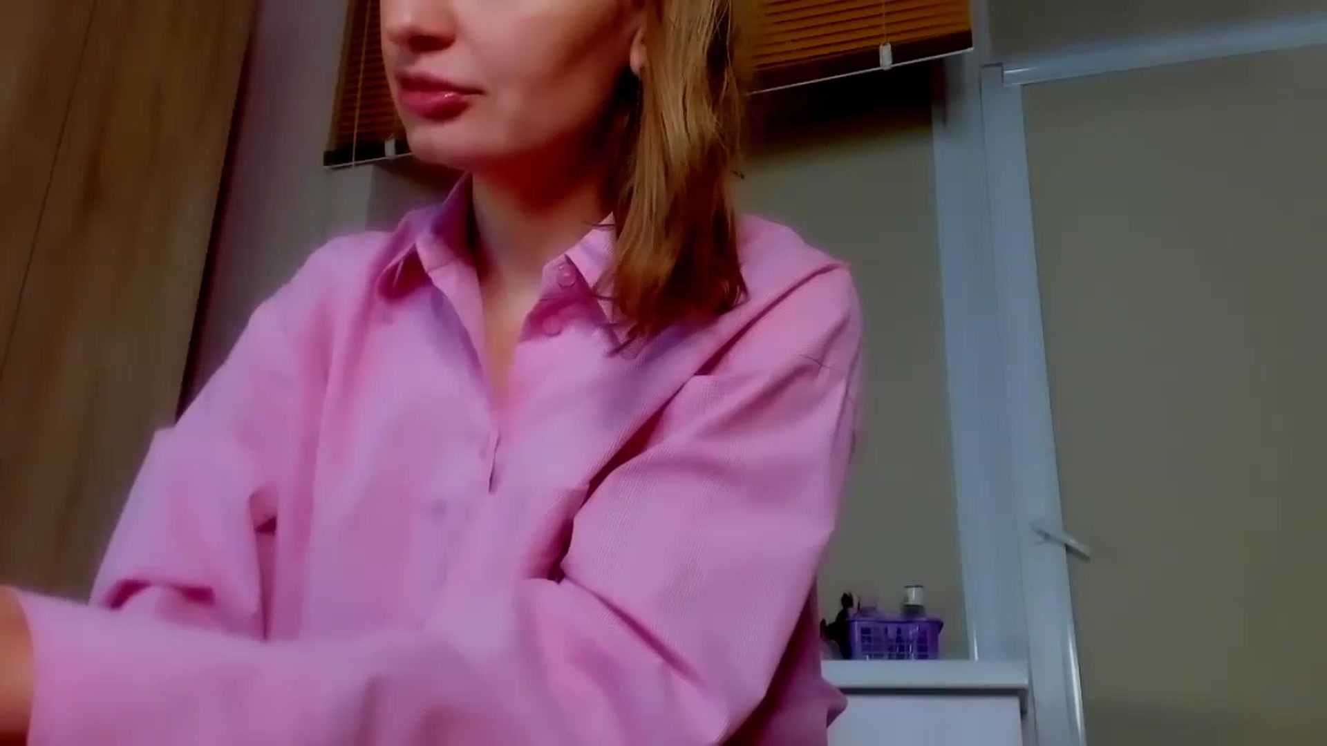 Gallery image thumbnail from Elenapre's myfreecams stream on, 12/22/2023, 07:48 image 4 of 20