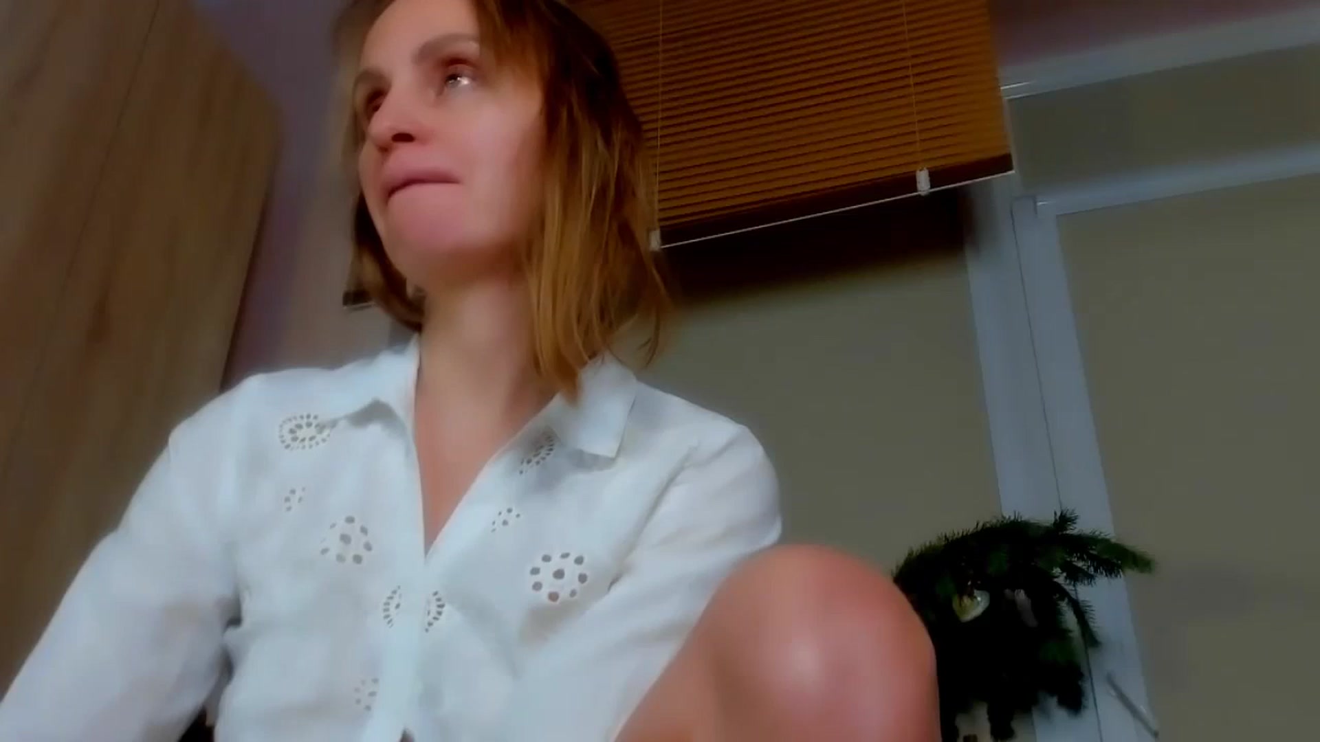Gallery image thumbnail from Elenapre's myfreecams stream on, 12/29/2023, 08:06 image 1 of 20