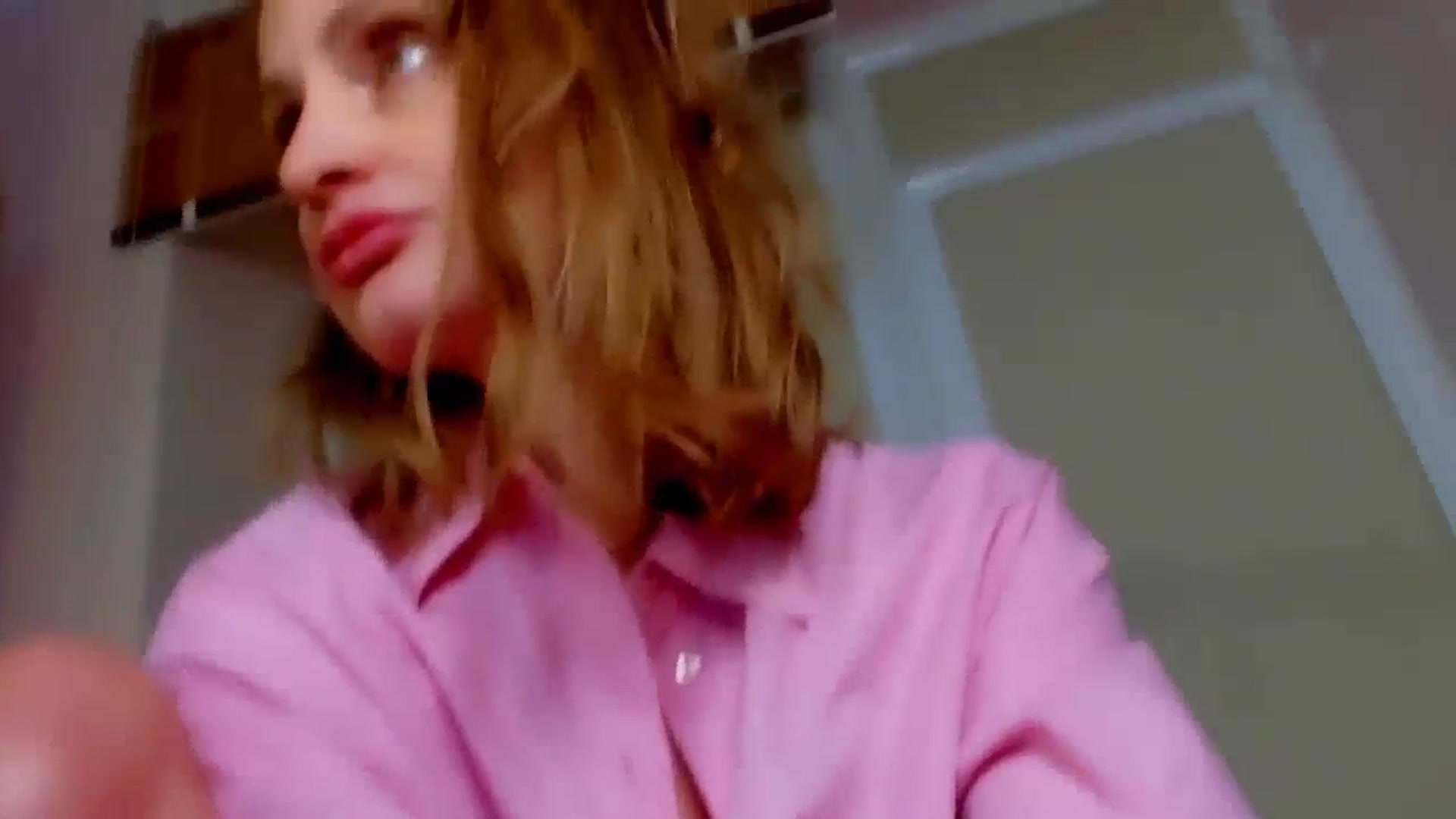 Gallery image thumbnail from Elenapre's myfreecams stream on, 01/10/2024, 07:42 image 19 of 20