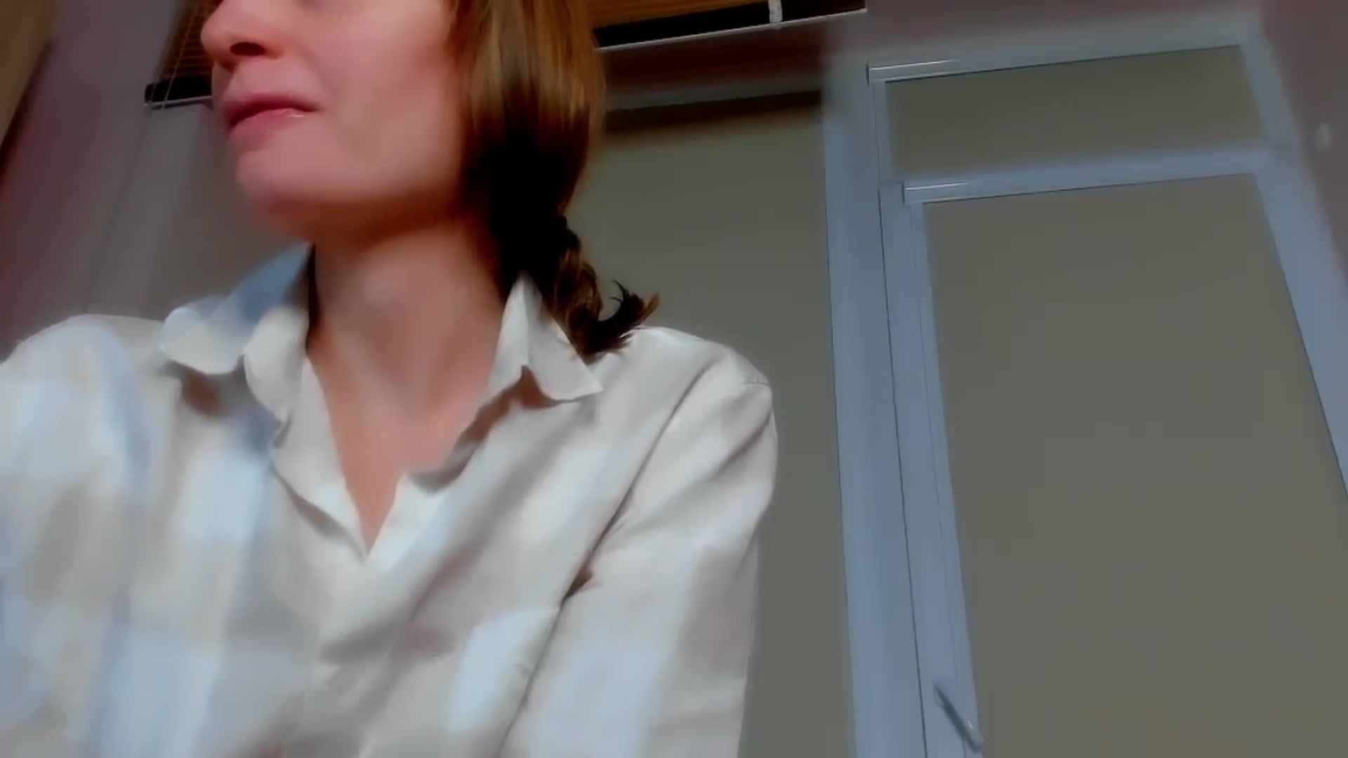 Gallery image thumbnail from Elenapre's myfreecams stream on, 01/30/2024, 06:29 image 5 of 20
