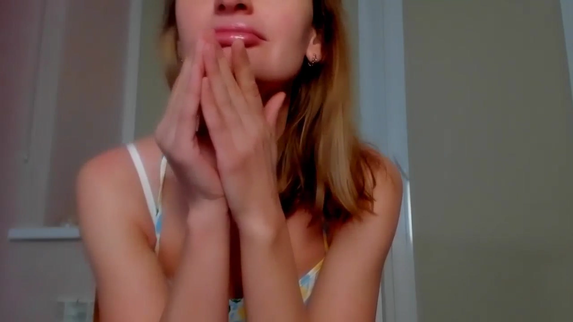 Gallery image thumbnail from Elenapre's myfreecams stream on, 02/16/2024, 05:34 image 3 of 20