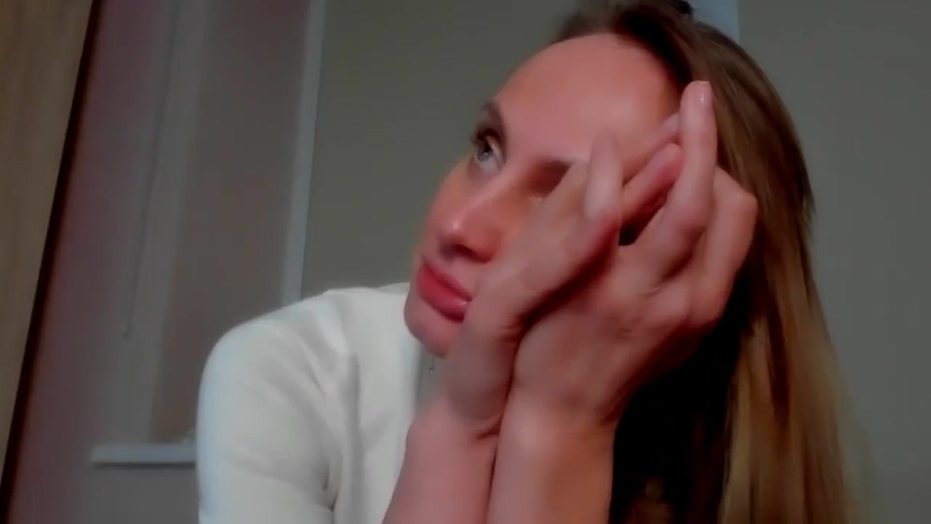 Gallery image thumbnail from Elenapre's myfreecams stream on, 02/16/2024, 08:51 image 19 of 20