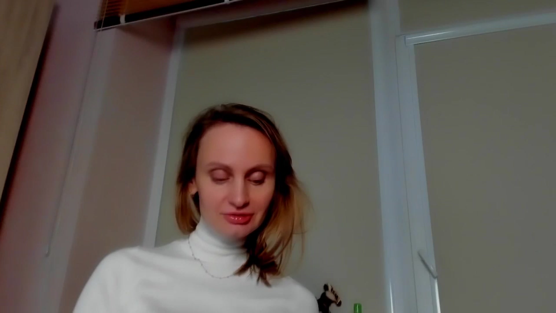 Gallery image thumbnail from Elenapre's myfreecams stream on, 02/16/2024, 08:51 image 15 of 20
