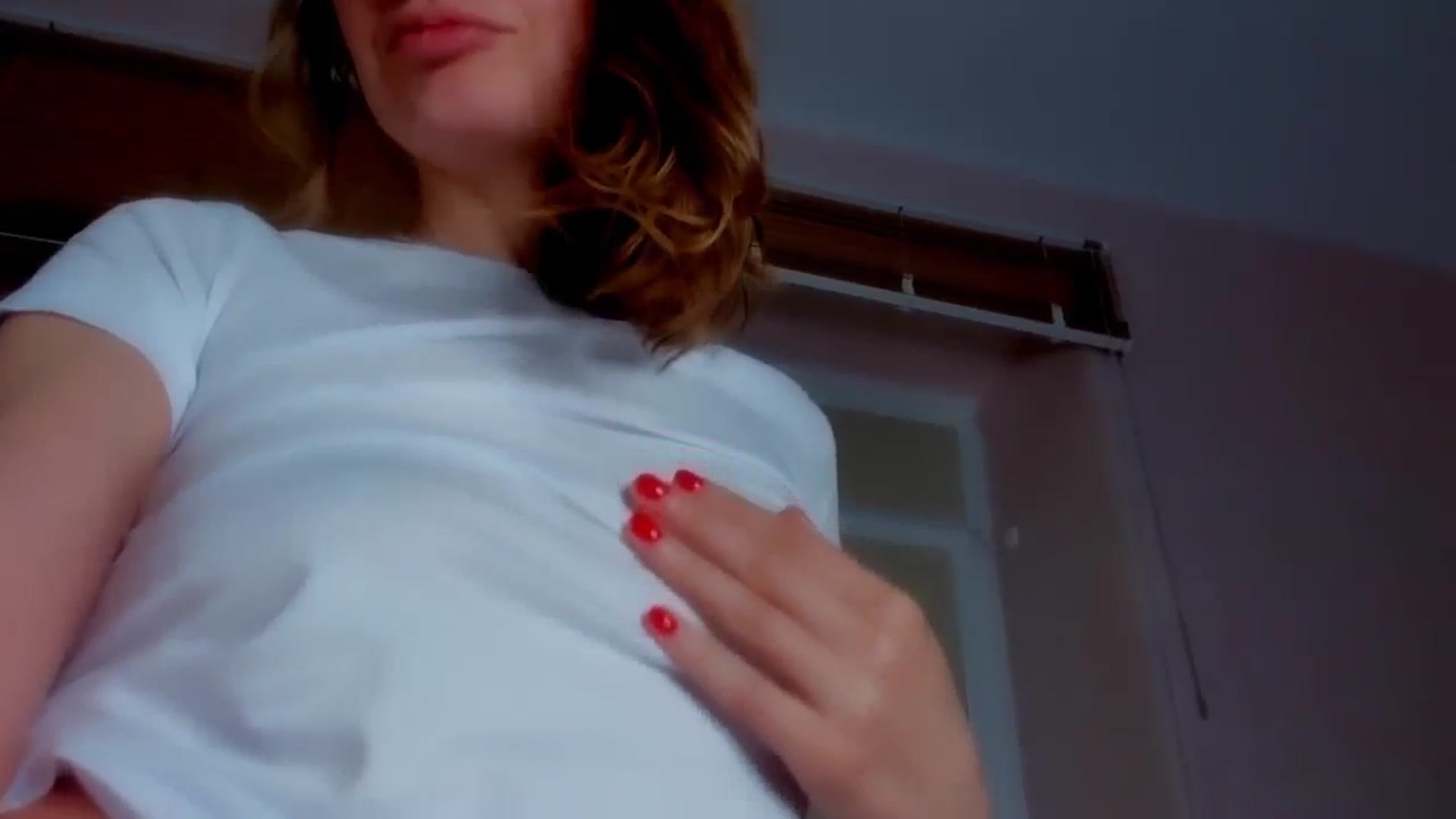 Gallery image thumbnail from Elenapre's myfreecams stream on, 04/12/2024, 04:20 image 17 of 20