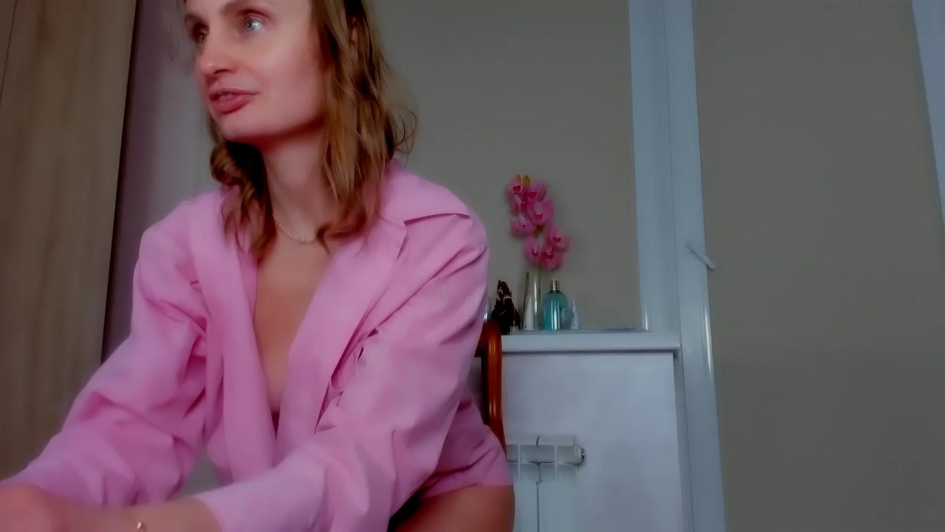 Gallery image thumbnail from Elenapre's myfreecams stream on, 04/16/2024, 07:54 image 20 of 20