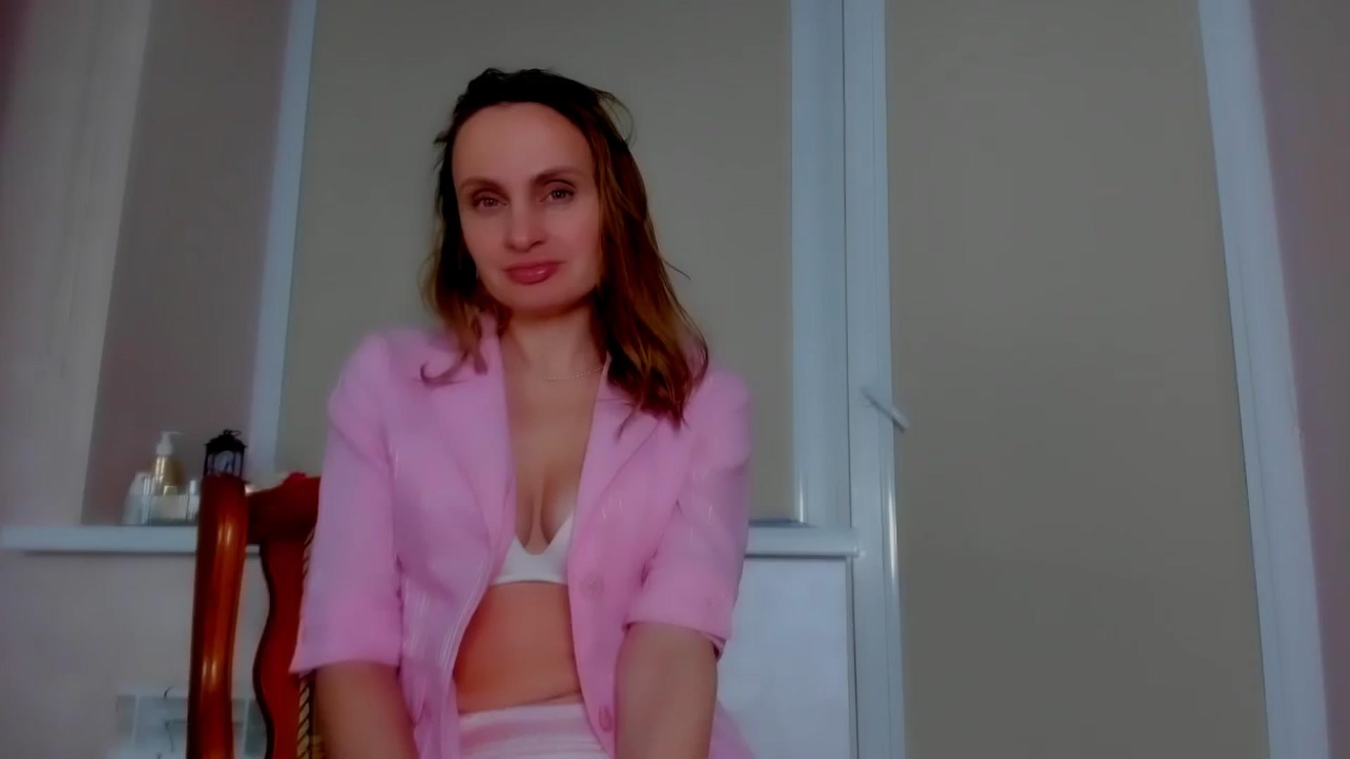 Gallery image thumbnail from Elenapre's myfreecams stream on, 04/19/2024, 07:29 image 1 of 20