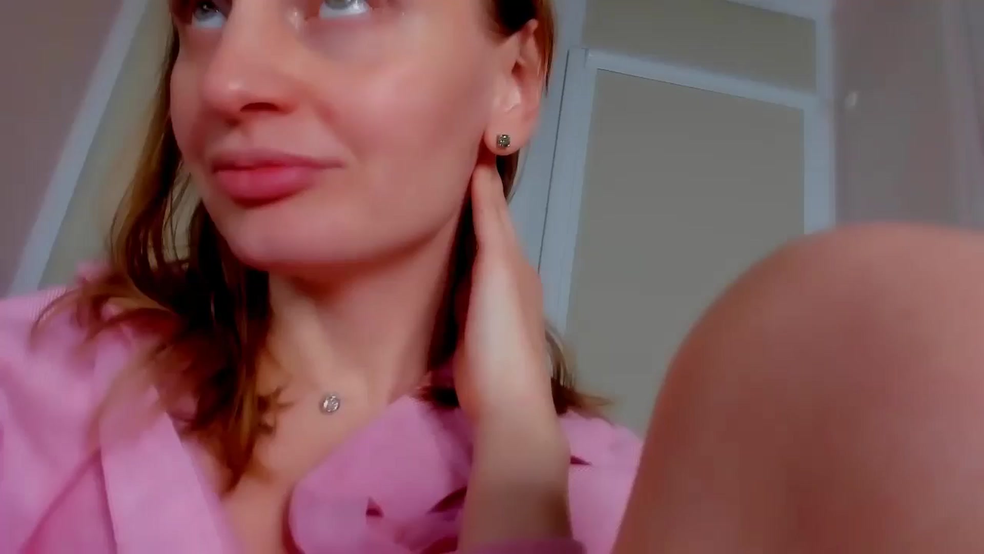 Gallery image thumbnail from Elenapre's myfreecams stream on, 05/08/2024, 06:54 image 2 of 20