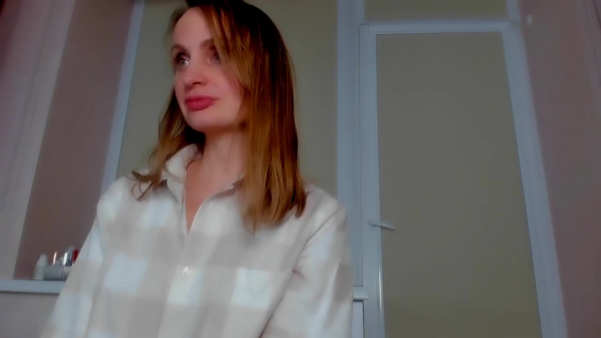 Gallery image thumbnail from Elenapre's myfreecams stream on, 05/14/2024, 08:18 image 2 of 20