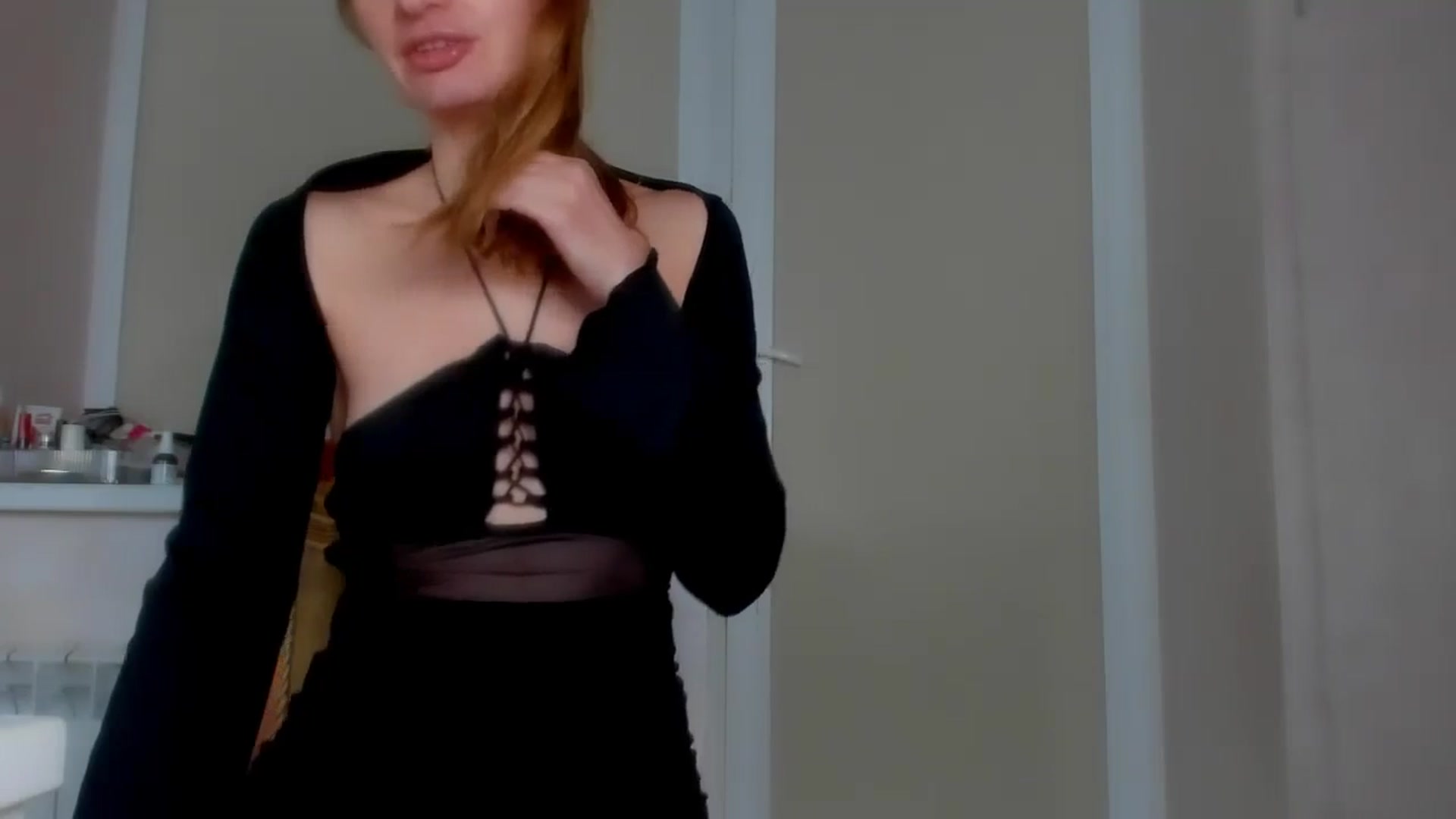 Gallery image thumbnail from Elenapre's myfreecams stream on, 05/28/2024, 04:22 image 2 of 20