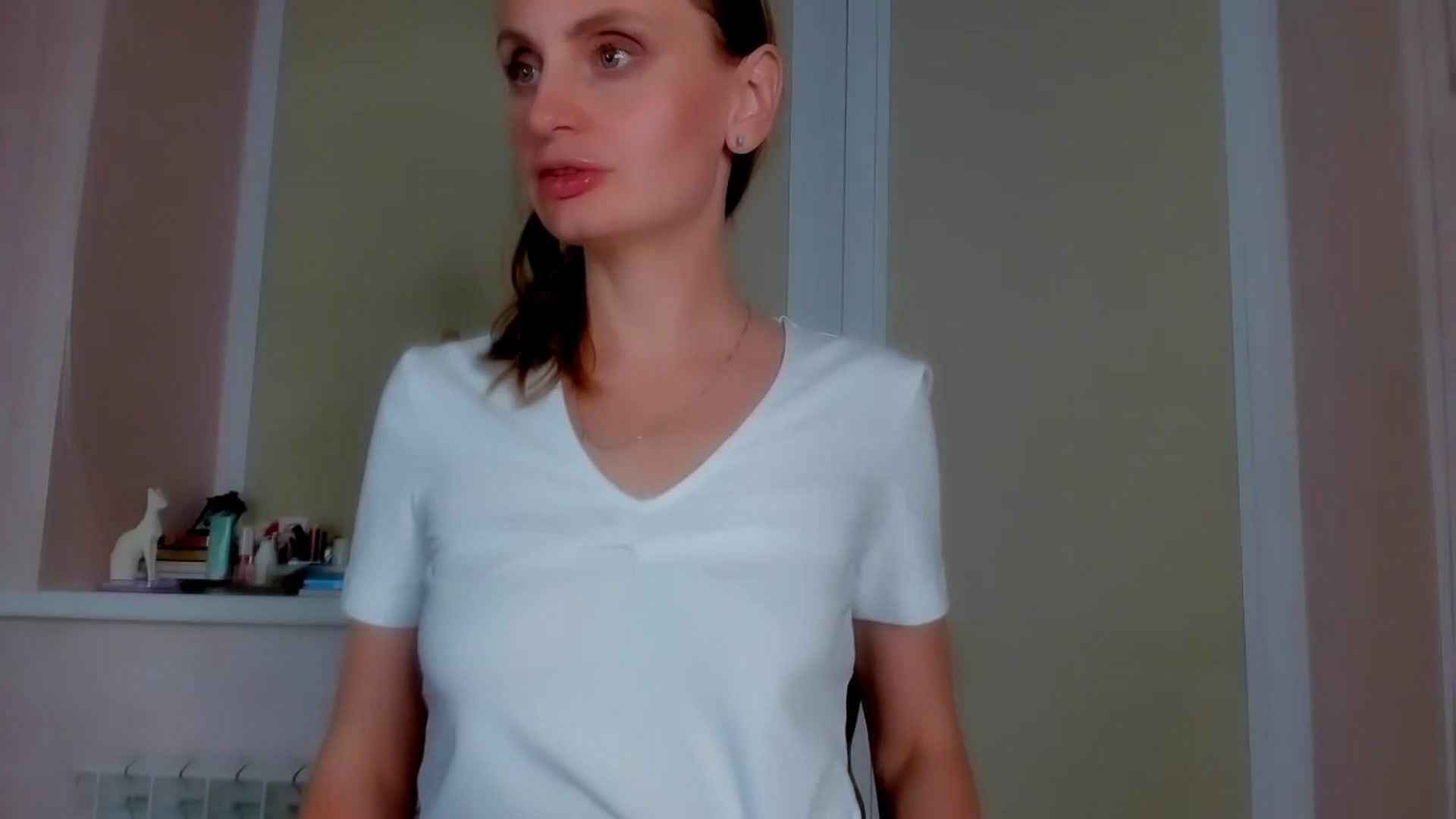 Gallery image thumbnail from Elenapre's myfreecams stream on, 07/05/2024, 06:20 image 11 of 20