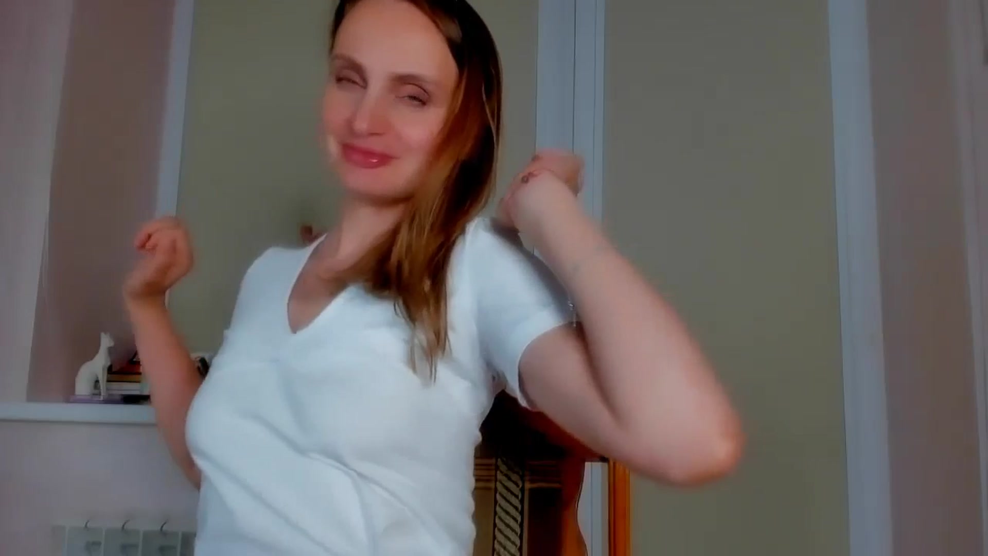 Gallery image thumbnail from Elenapre's myfreecams stream on, 07/05/2024, 06:20 image 19 of 20