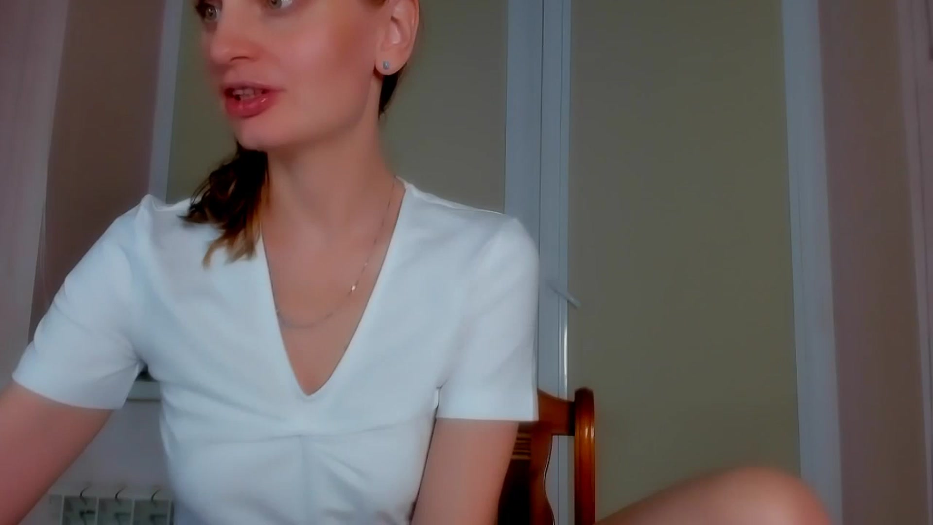 Gallery image thumbnail from Elenapre's myfreecams stream on, 07/05/2024, 06:20 image 9 of 20