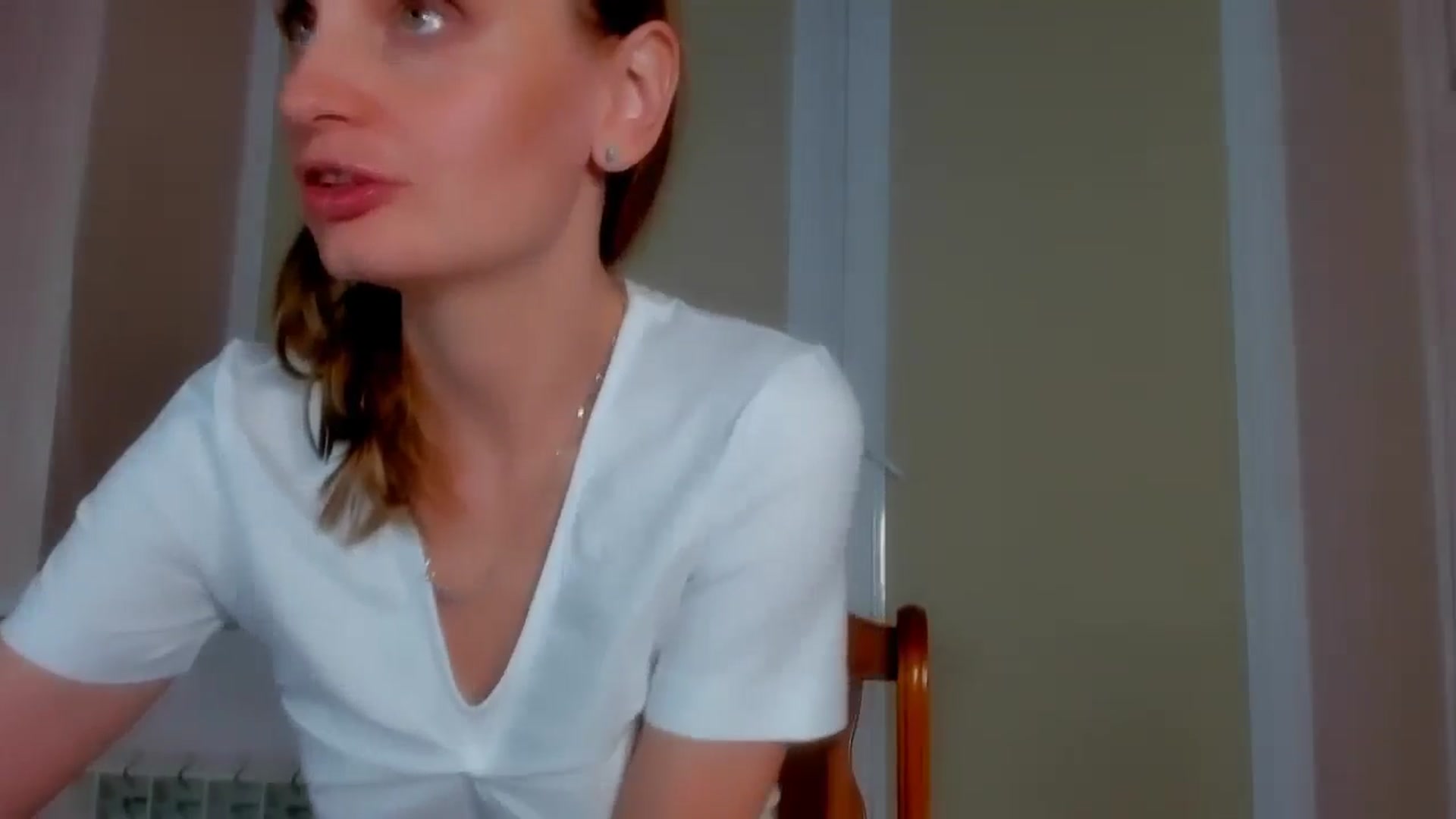 Gallery image thumbnail from Elenapre's myfreecams stream on, 07/05/2024, 06:20 image 15 of 20