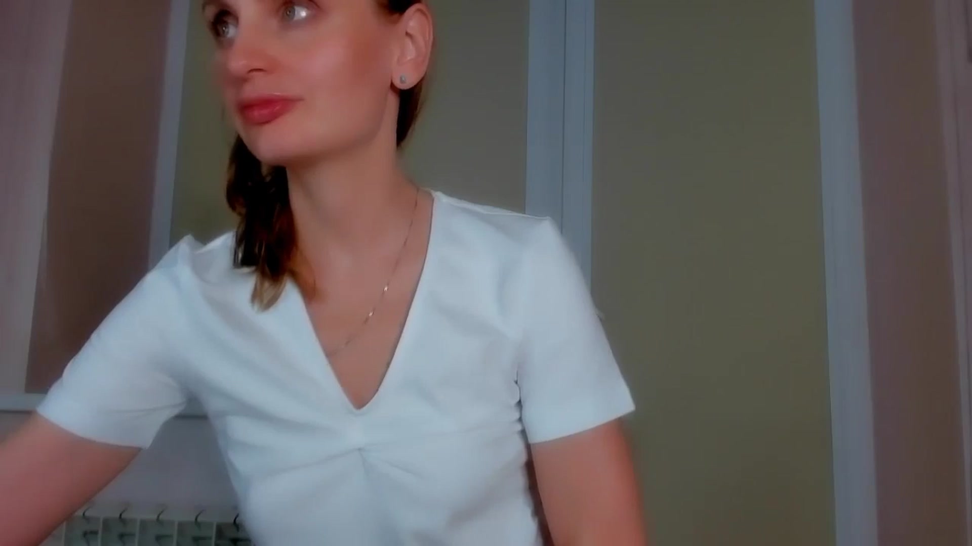 Gallery image thumbnail from Elenapre's myfreecams stream on, 07/05/2024, 06:20 image 12 of 20
