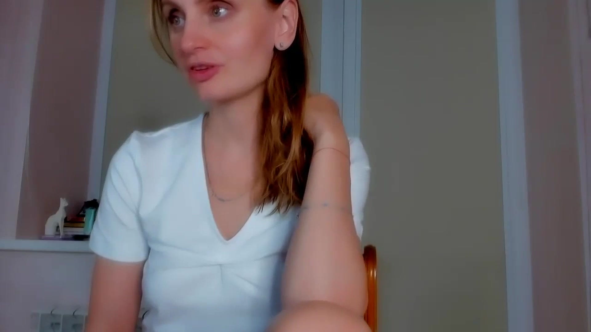 Gallery image thumbnail from Elenapre's myfreecams stream on, 07/05/2024, 06:20 image 5 of 20