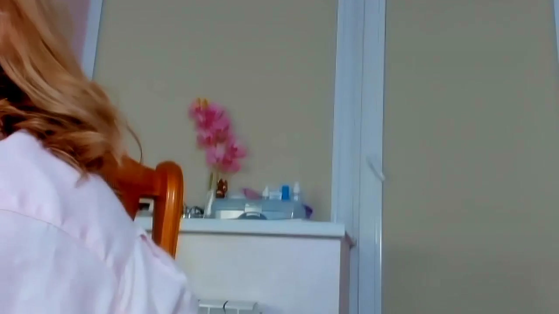 Gallery image thumbnail from Elenapre's myfreecams stream on, 10/18/2024, 05:55 image 17 of 20