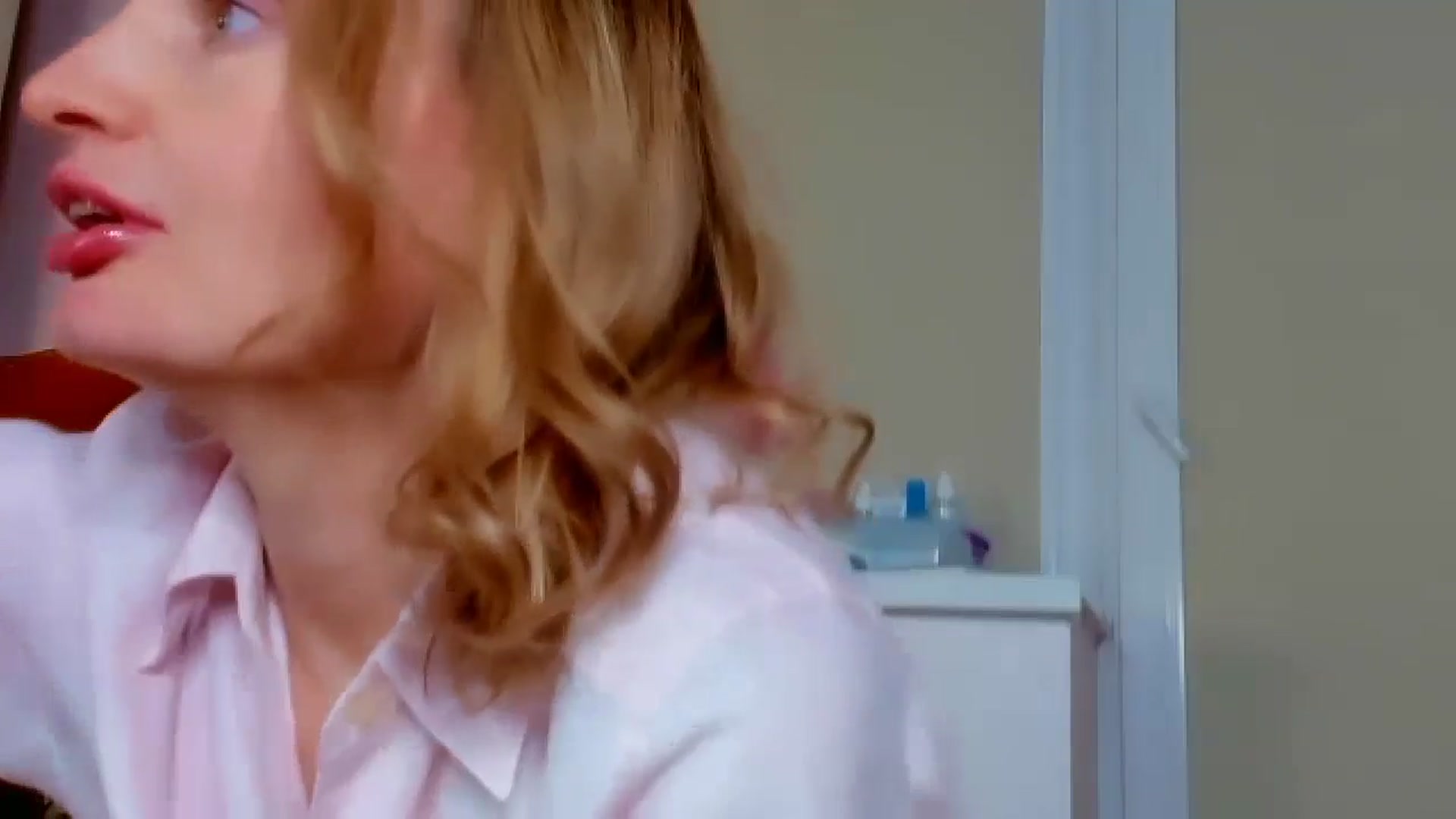Gallery image thumbnail from Elenapre's myfreecams stream on, 10/18/2024, 05:55 image 14 of 20