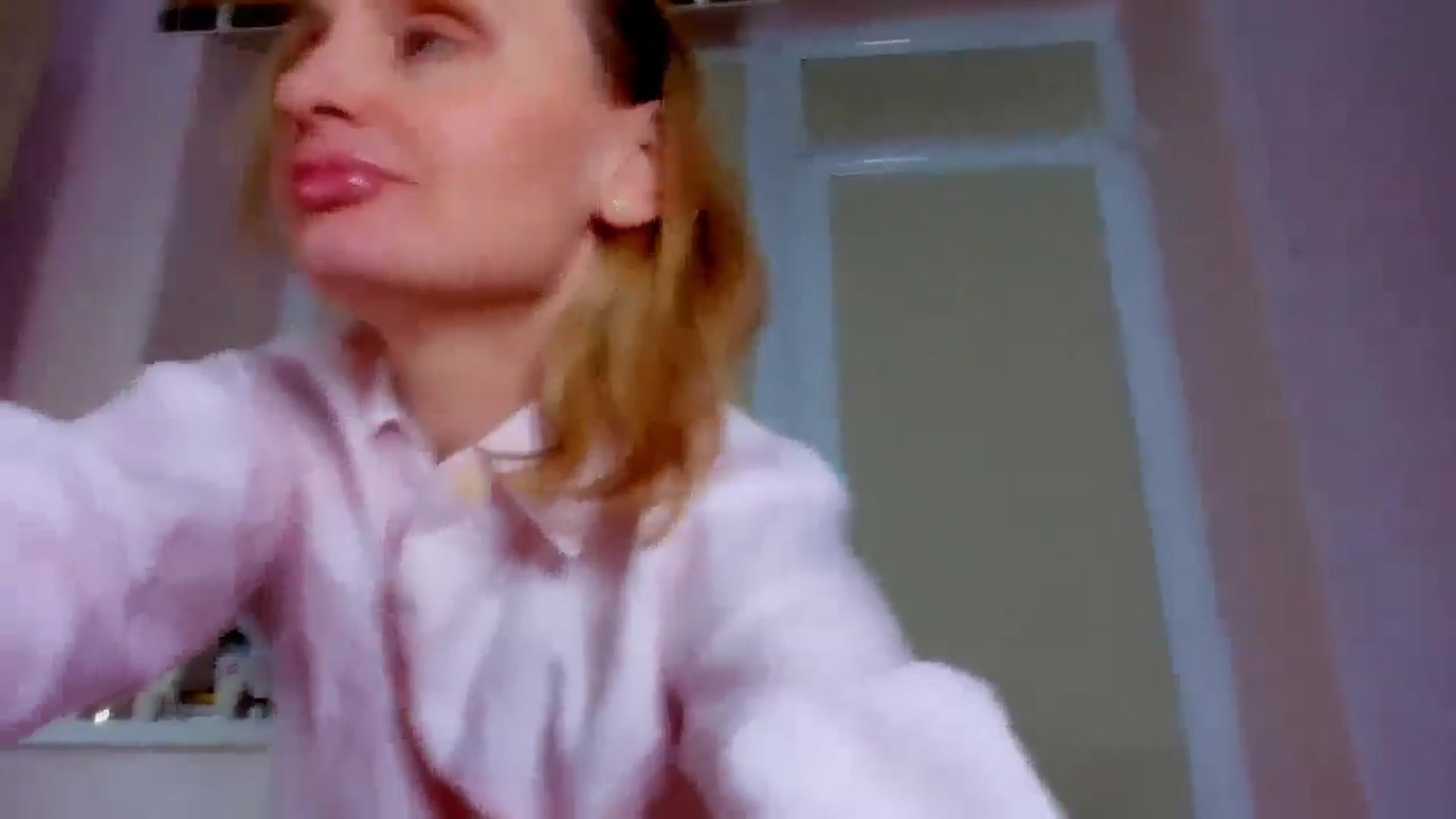 Gallery image thumbnail from Elenapre's myfreecams stream on, 12/13/2024, 07:01 image 3 of 20