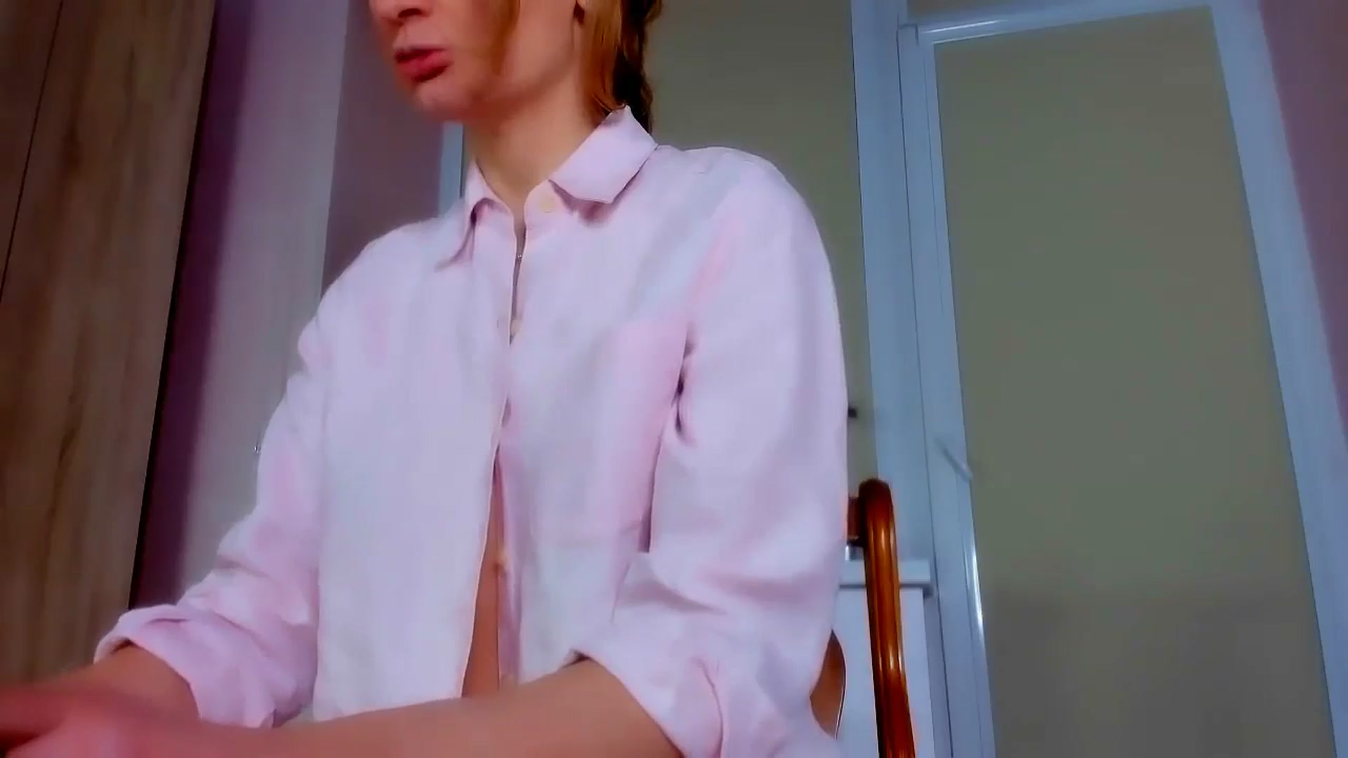 Gallery image thumbnail from Elenapre's myfreecams stream on, 12/17/2024, 07:13 image 2 of 20