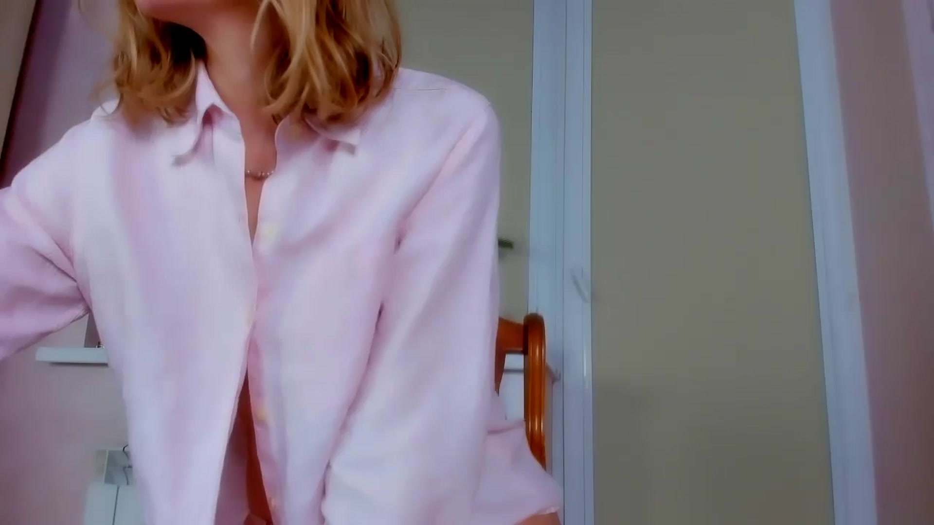 Gallery image thumbnail from Elenapre's myfreecams stream on, 12/20/2024, 06:59 image 5 of 20