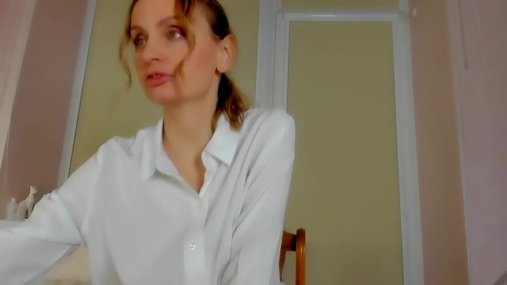 Gallery image thumbnail from Elenapre's myfreecams stream on, 01/17/2025, 05:08 image 8 of 20