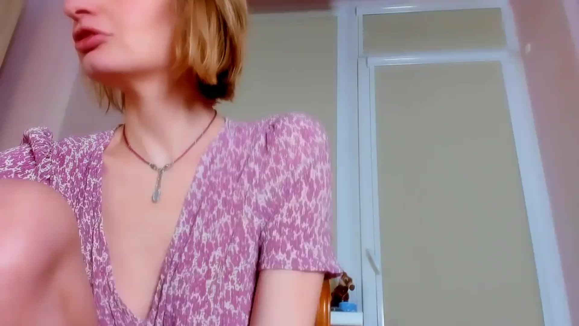 Gallery image thumbnail from Elenapre's myfreecams stream on, 04/01/2025, 06:42 image 15 of 20