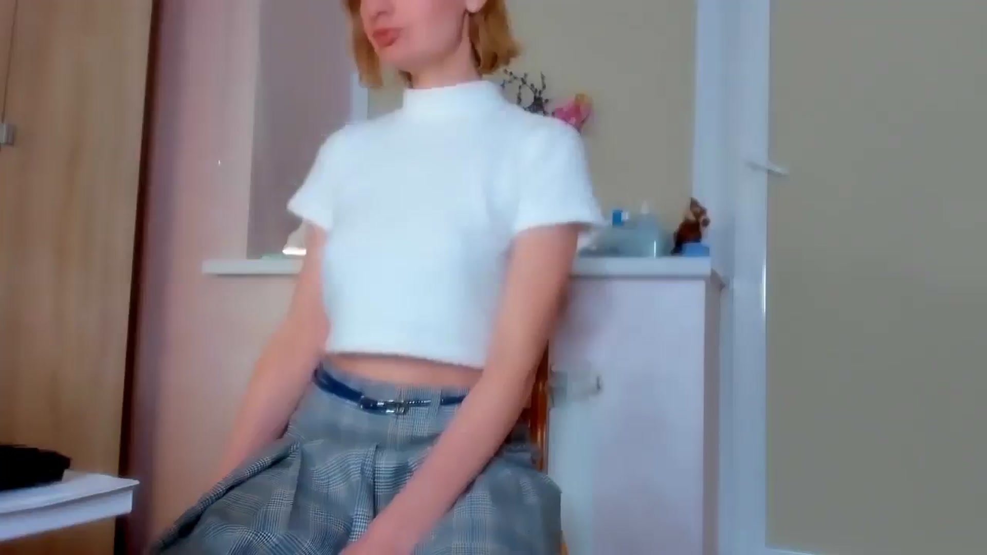 Gallery image thumbnail from Elenapre's myfreecams stream on, 04/18/2025, 04:40 image 2 of 20