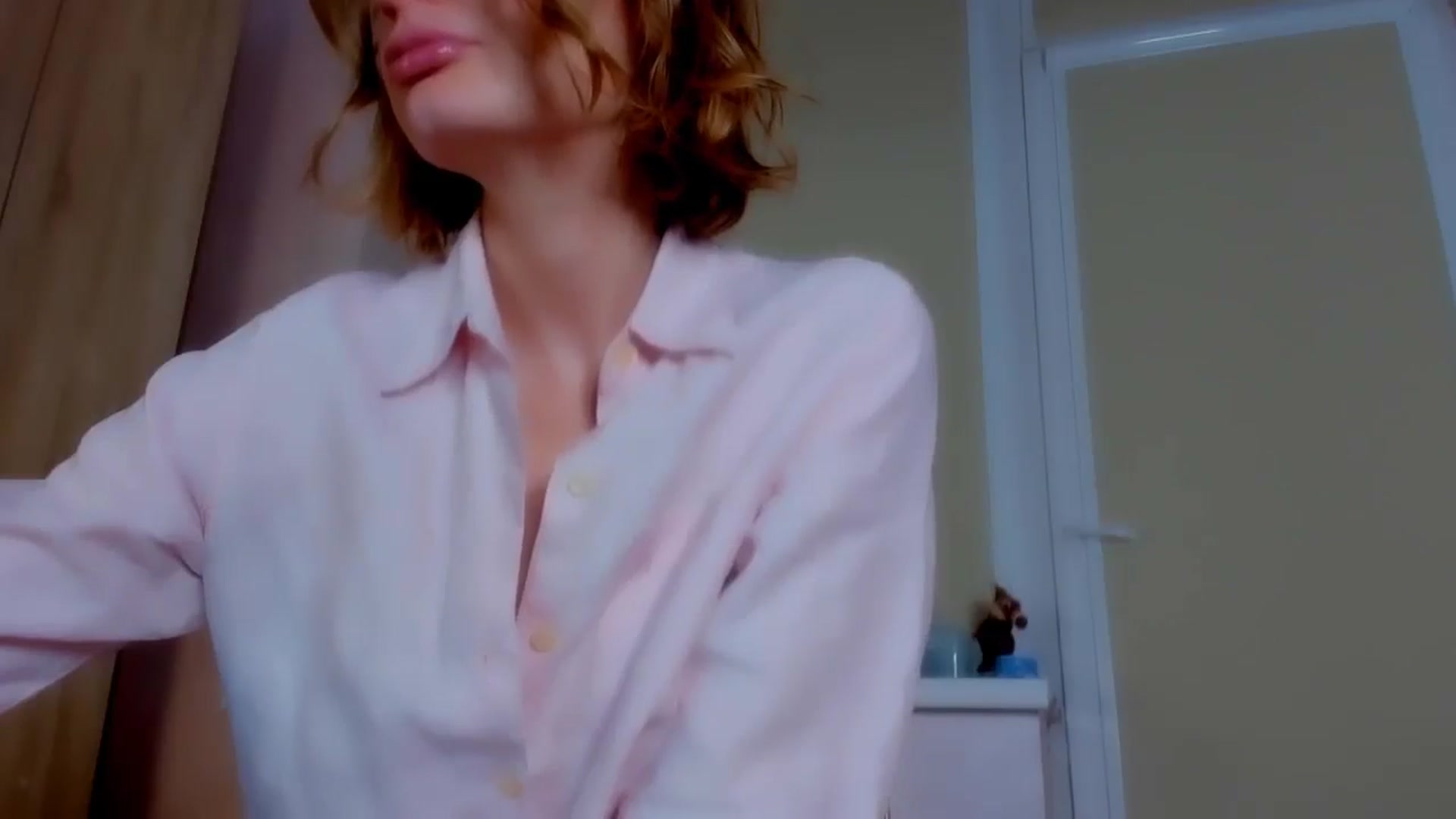 Gallery image thumbnail from Elenapre's myfreecams stream on, 04/29/2025, 06:41 image 2 of 20