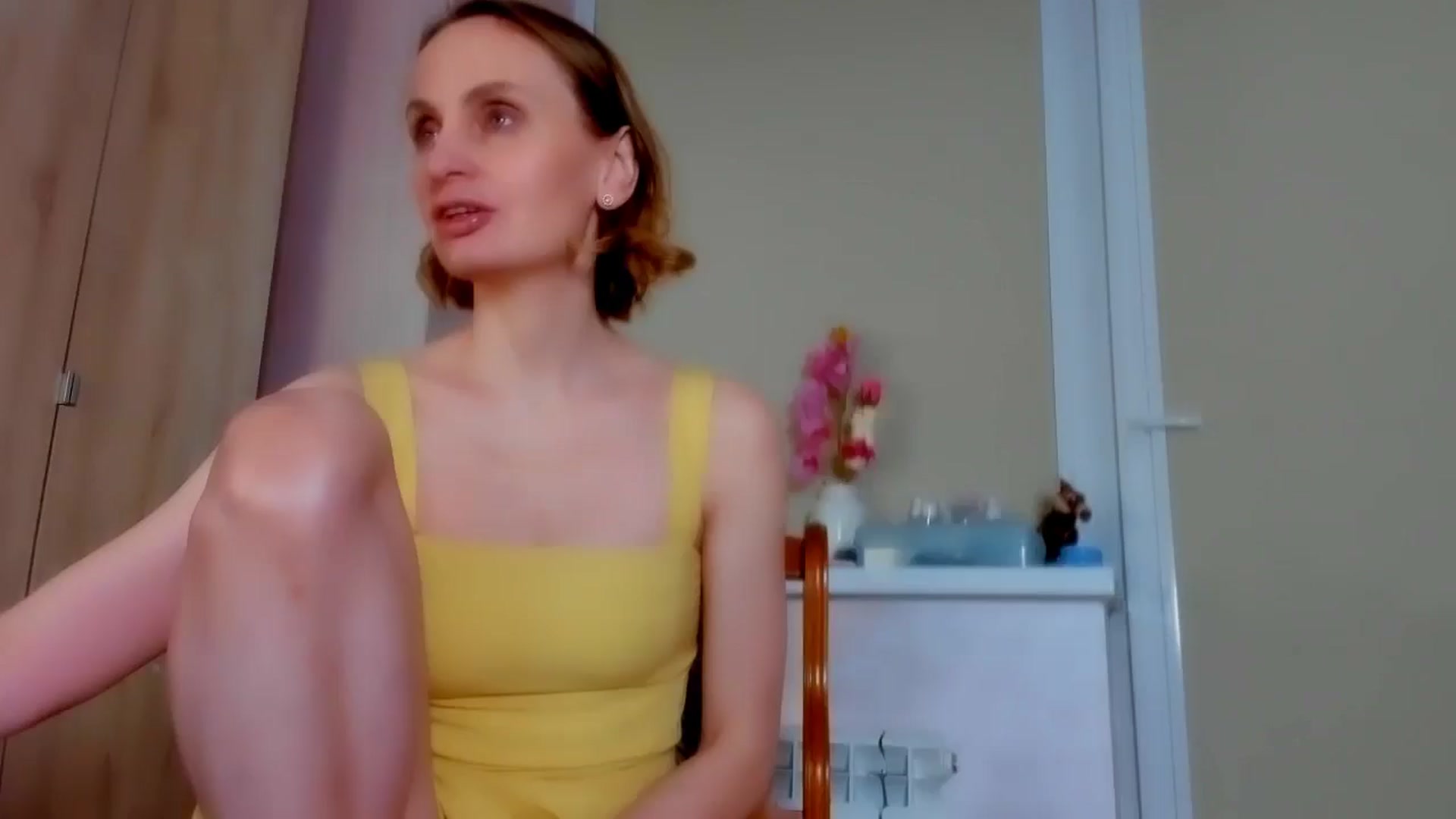 Gallery image thumbnail from Elenapre's myfreecams stream on, 05/06/2025, 06:16 image 1 of 20