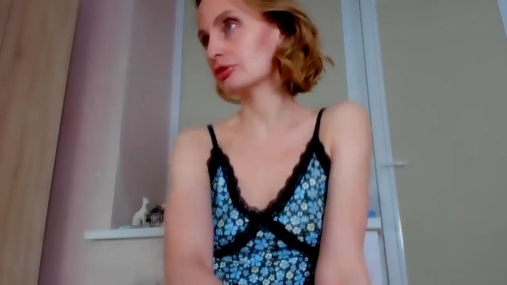 Gallery image thumbnail from Elenapre's myfreecams stream on, 05/13/2025, 06:41 image 9 of 20