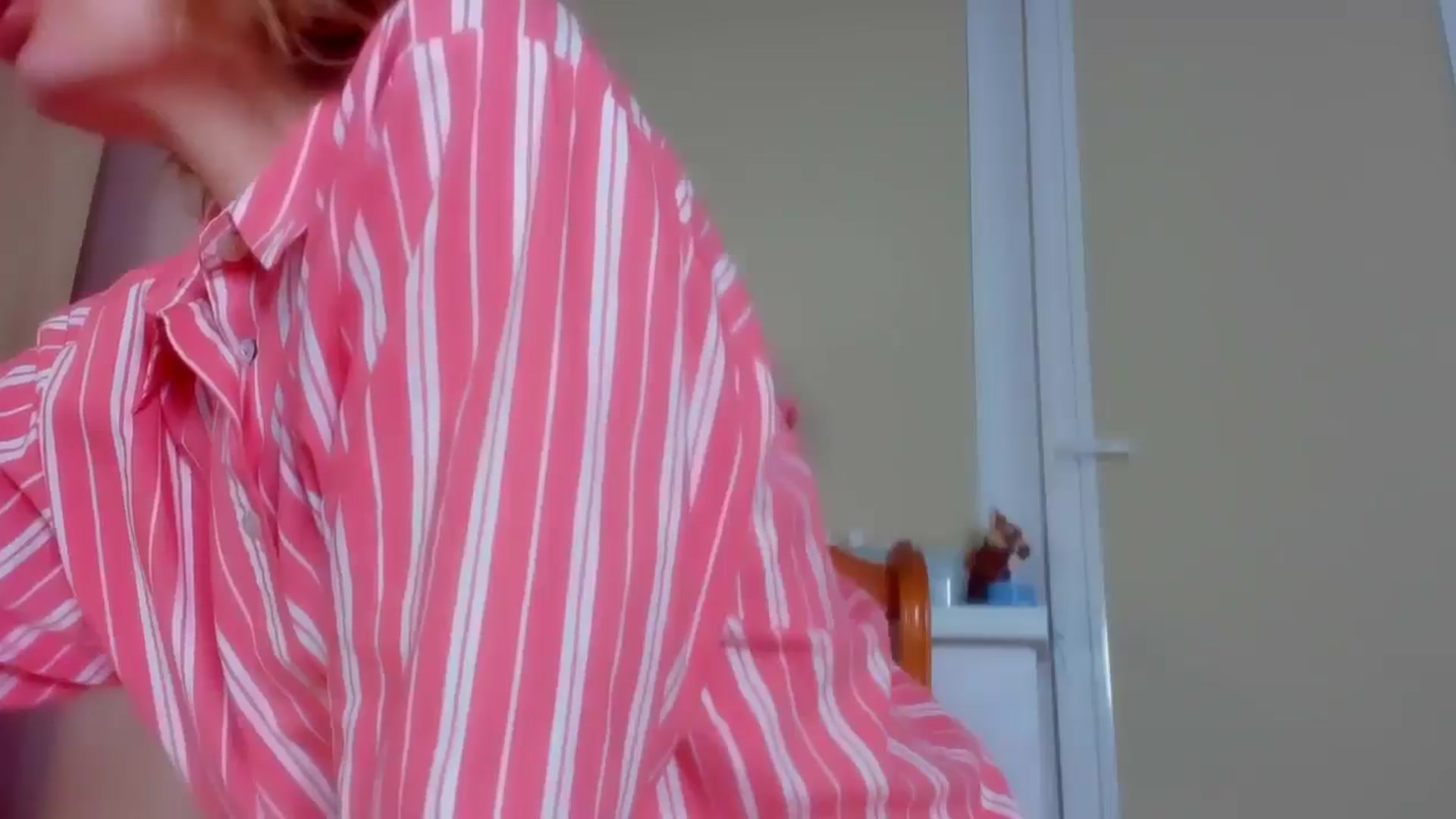 Gallery image thumbnail from Elenapre's myfreecams stream on, 05/27/2025, 06:22 image 2 of 20