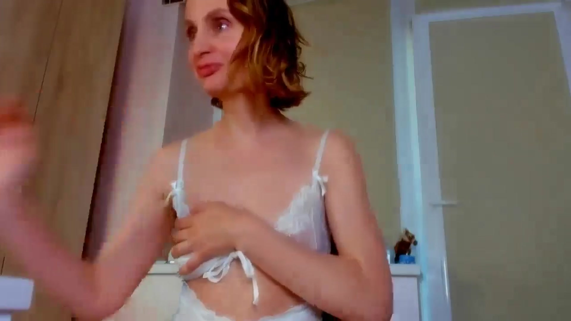 Gallery image thumbnail from Elenapre's myfreecams stream on, 06/13/2025, 06:12 image 6 of 20