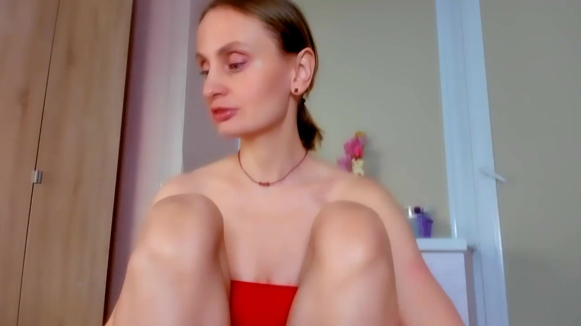 Gallery image thumbnail from Elenapre's myfreecams stream on, 06/24/2025, 05:05 image 1 of 20