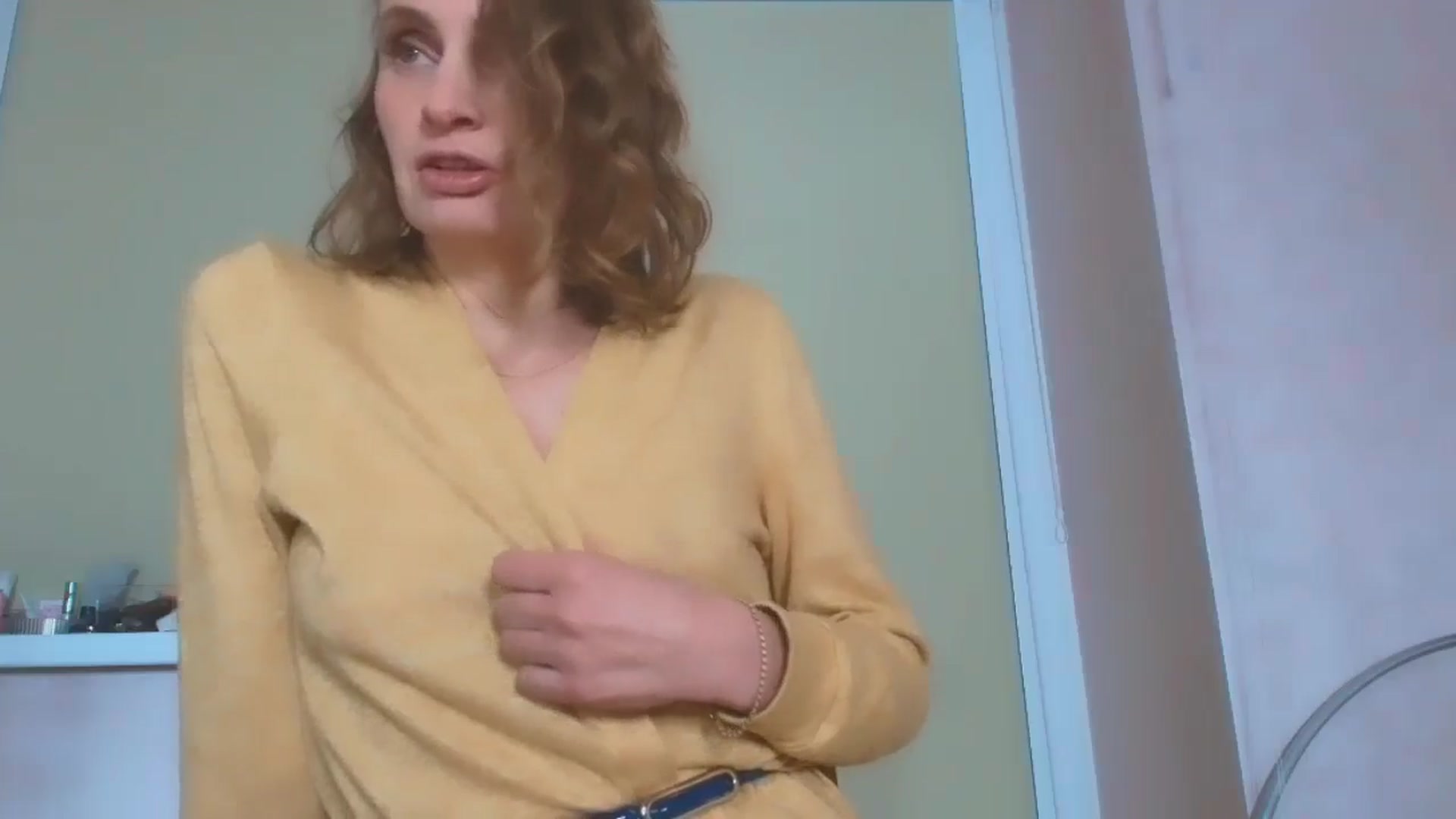 Gallery image thumbnail from Elenapre's myfreecams stream on, 02/04/2026, 05:11 image 18 of 20
