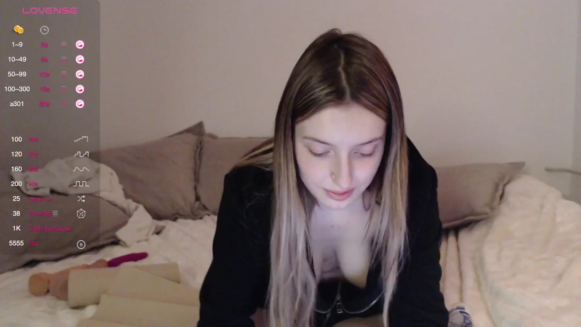 Gallery image thumbnail from Elenaxkiss's myfreecams stream on, 04/05/2025, 22:51 image 18 of 20