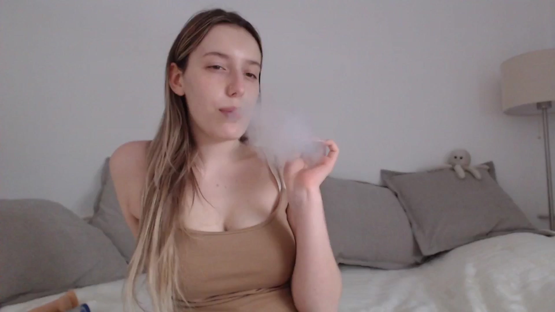 Gallery image thumbnail from Elenaxkiss's myfreecams stream on, 04/16/2025, 12:11 image 13 of 20