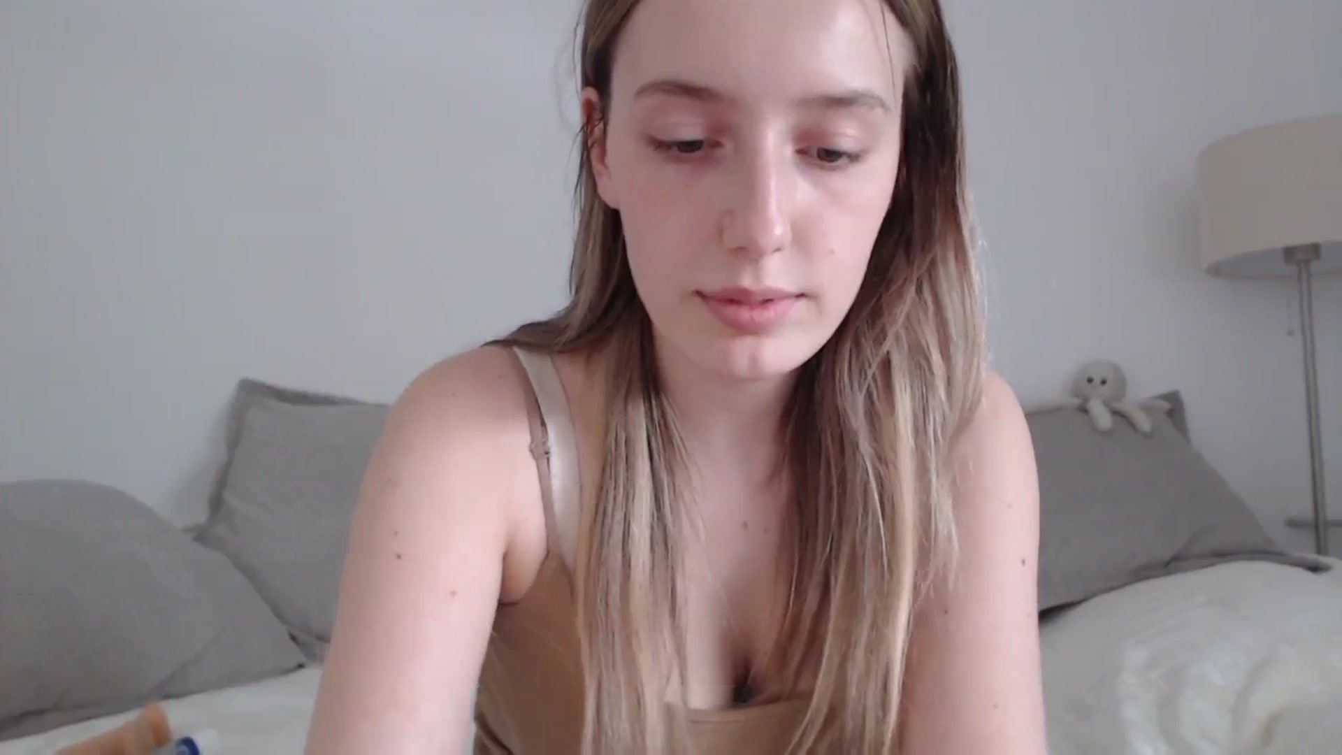 Gallery image thumbnail from Elenaxkiss's myfreecams stream on, 04/16/2025, 12:11 image 17 of 20
