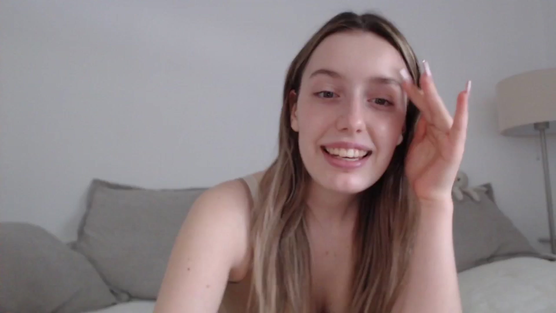 Gallery image thumbnail from Elenaxkiss's myfreecams stream on, 04/16/2025, 12:11 image 3 of 20