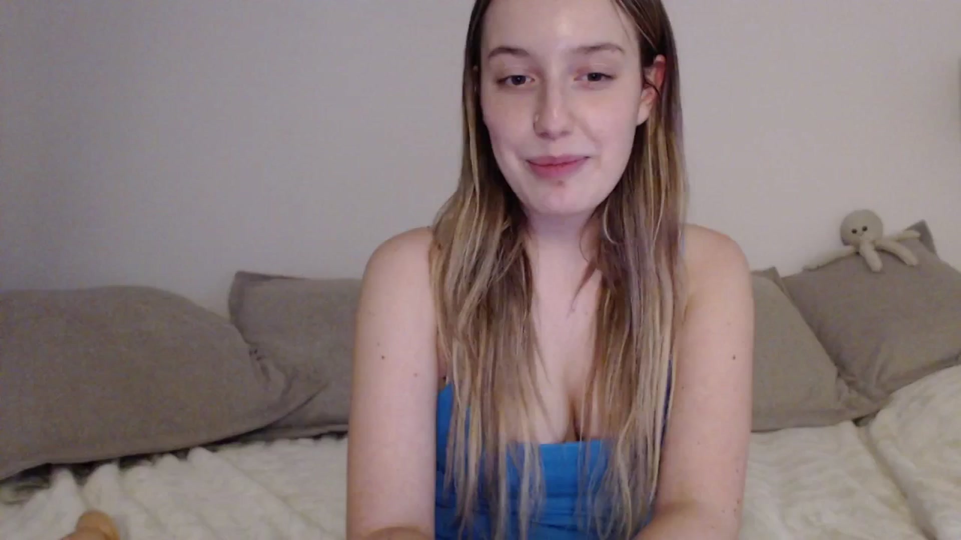 Gallery image thumbnail from Elenaxkiss's myfreecams stream on, 04/16/2025, 17:44 image 17 of 20